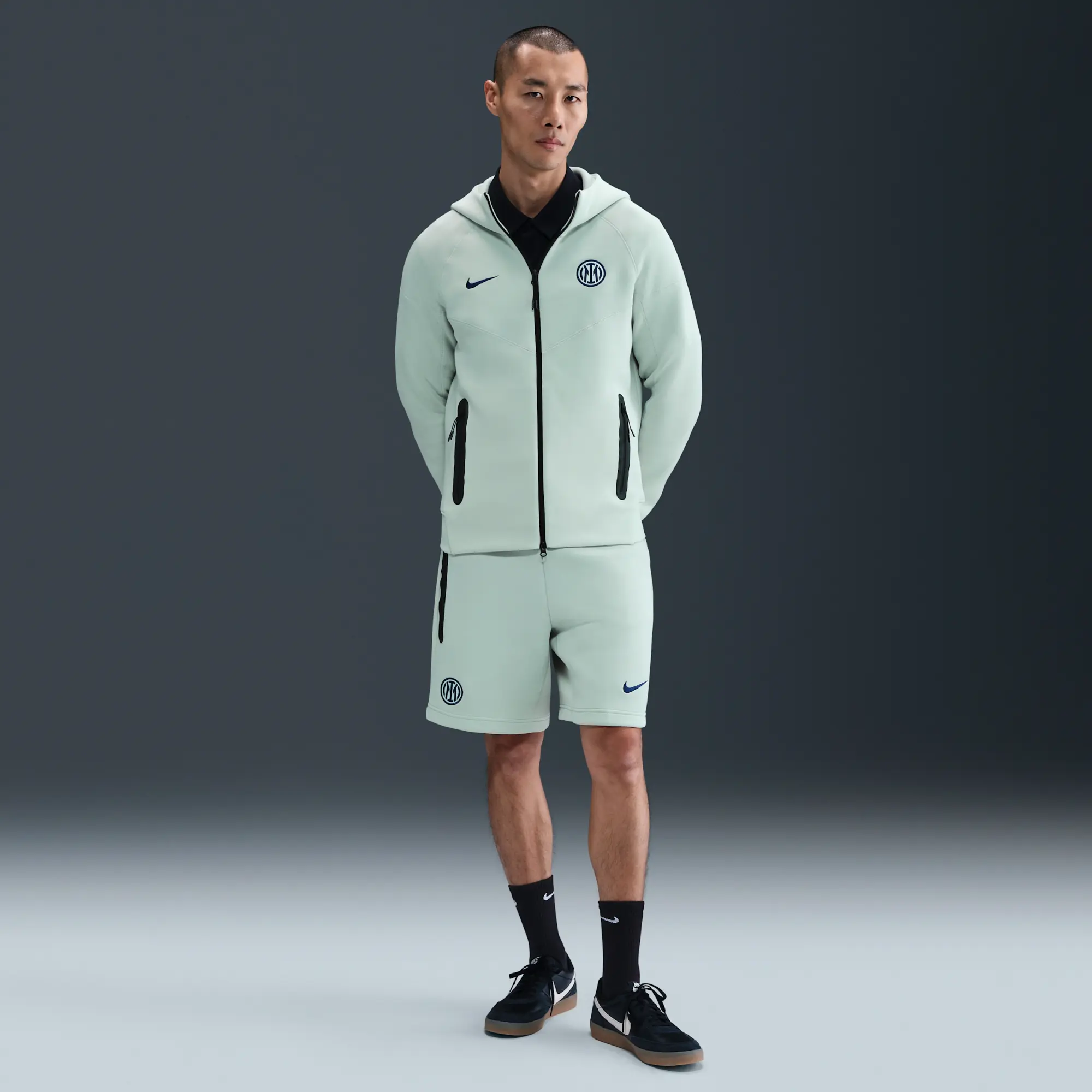 Inter Milan Tech Windrunner Men's Nike Football Full-Zip Hoodie - Grey - Sustainable Materials