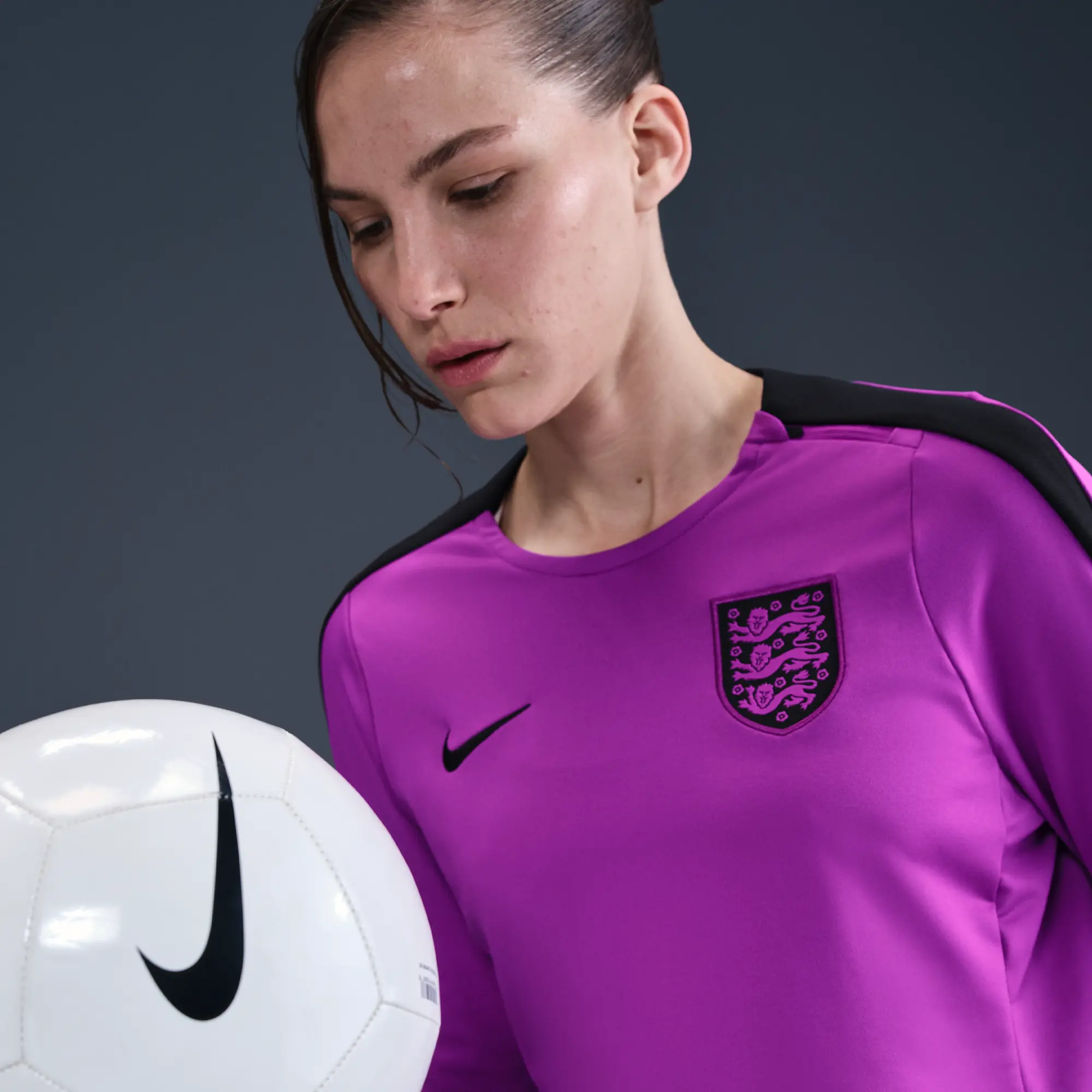 England Strike Women's Nike Dri-FIT Football Crew-Neck Knit Top - Purple - Sustainable Materials