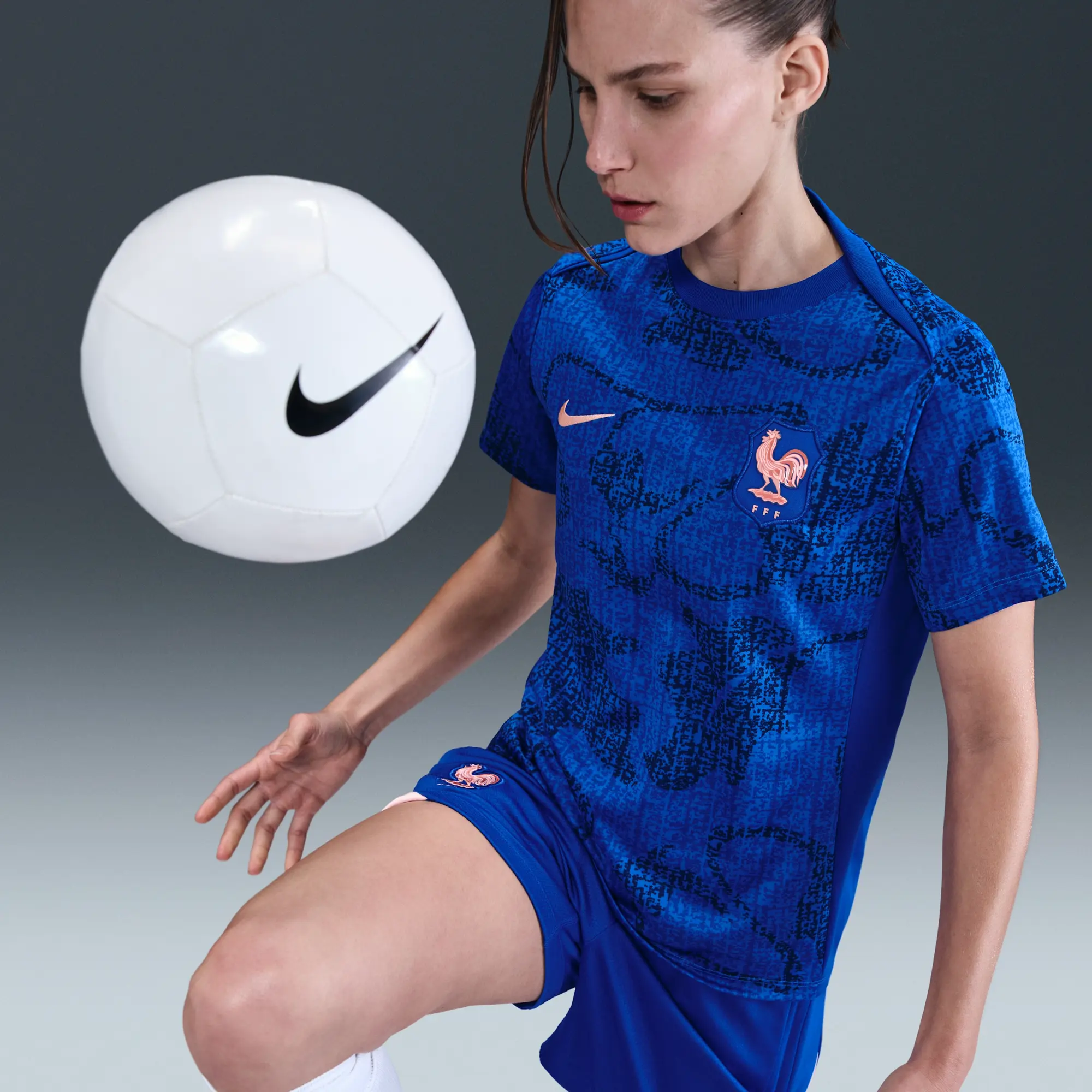 FFF Academy Pro Women's Nike Dri-FIT Football Pre-Match Short-Sleeve Top - Blue - Polyester
