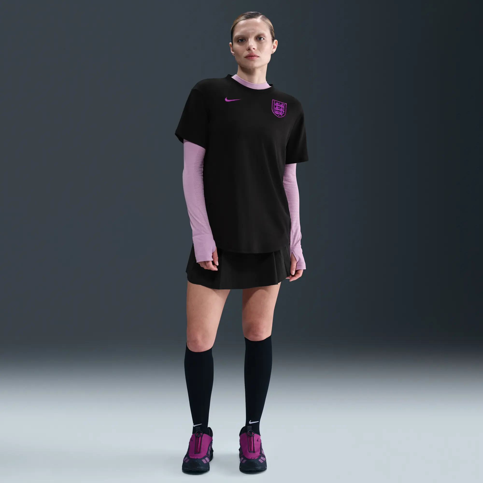 England Relaxed Women's Nike One Dri-FIT Football Short-Sleeve Top - Black - Polyester/Cotton/Elastane