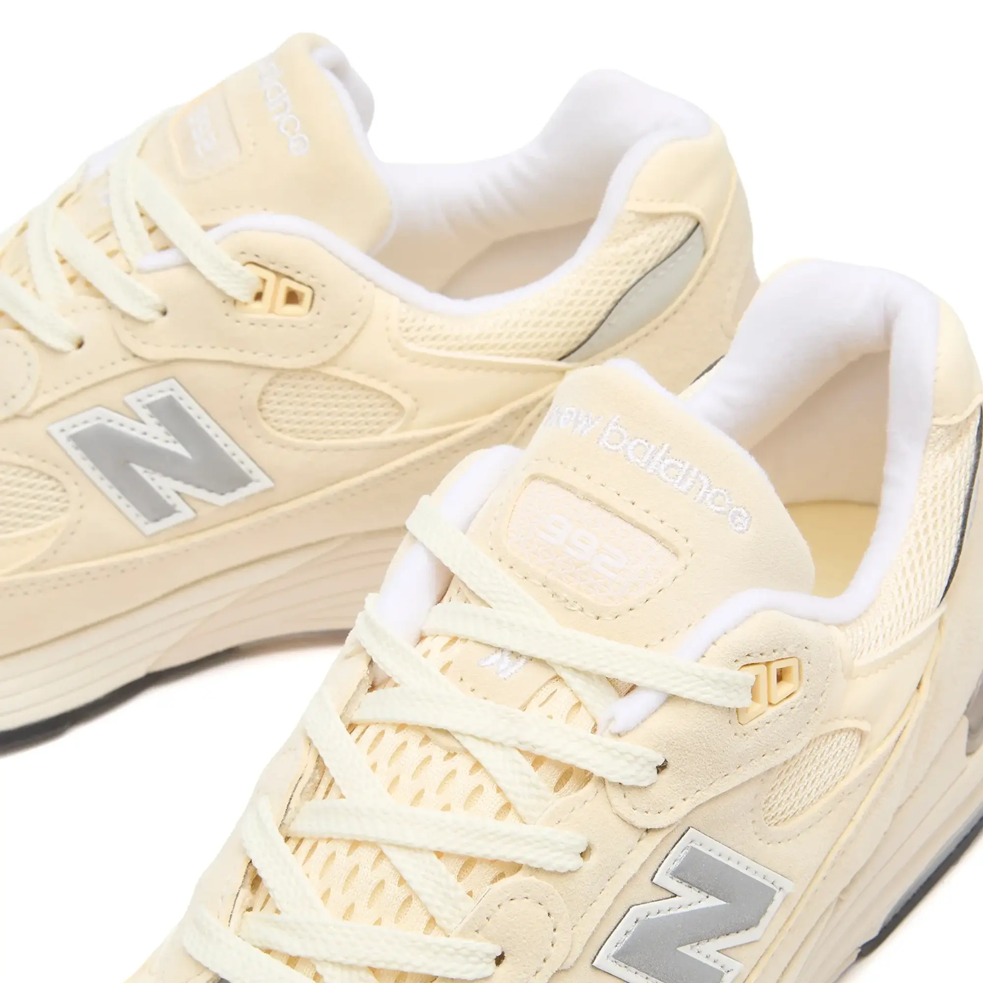 New Balance Unisex Made in USA 992 in Beige/White Suede/Mesh