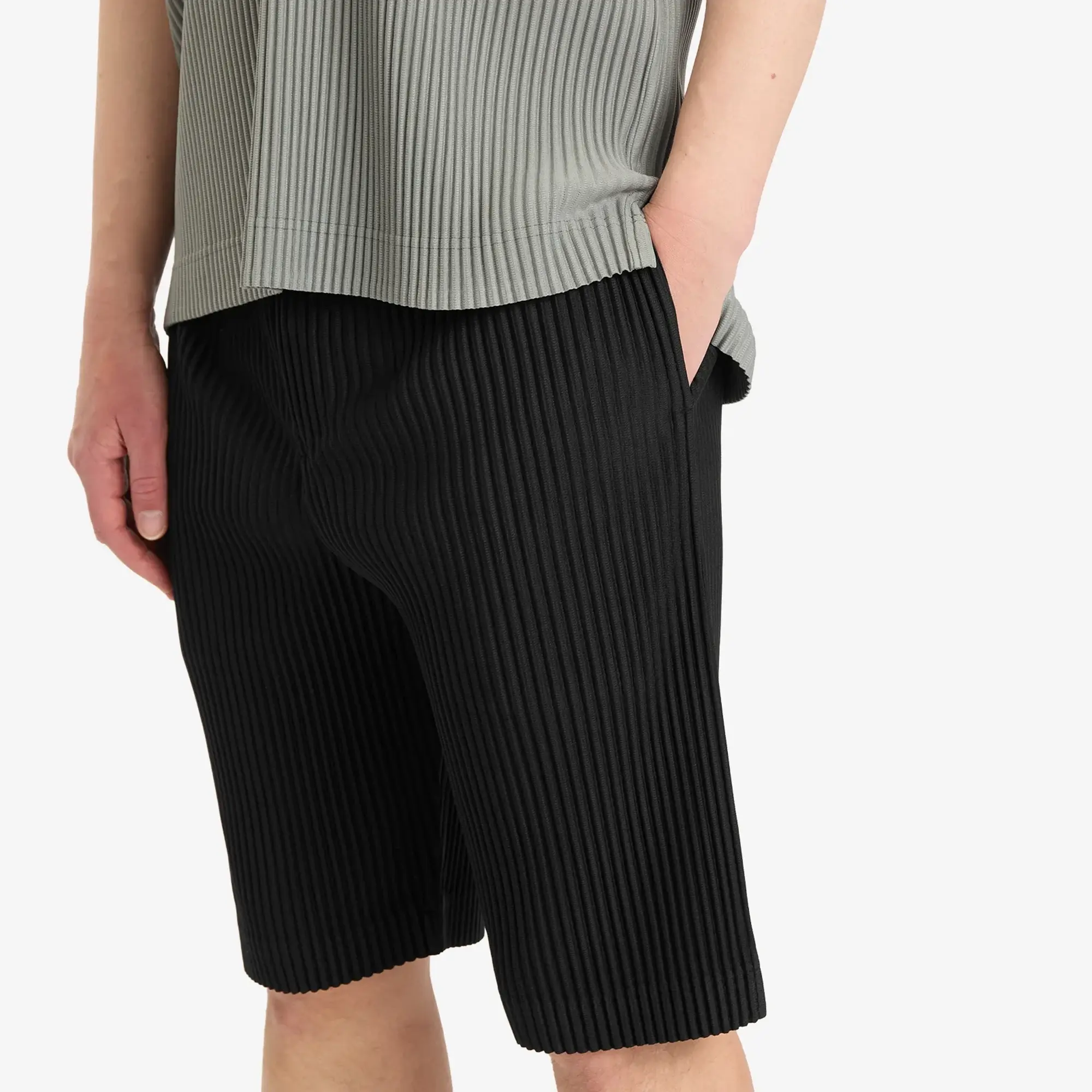 Homme Plissé Issey Miyake Men's Pleated Shorts Black