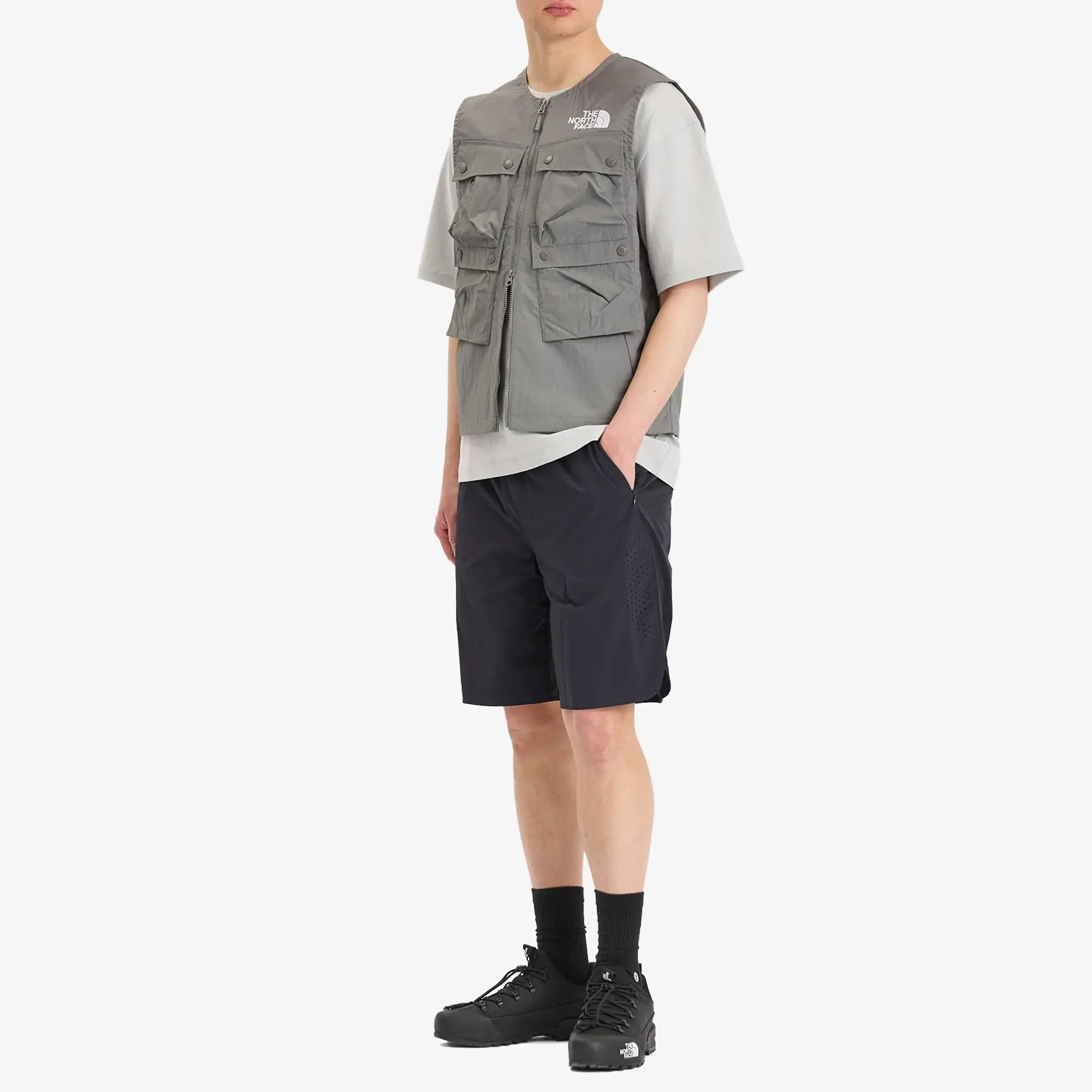 The North Face Men's Mountain Wind Vest Smoked Pearl