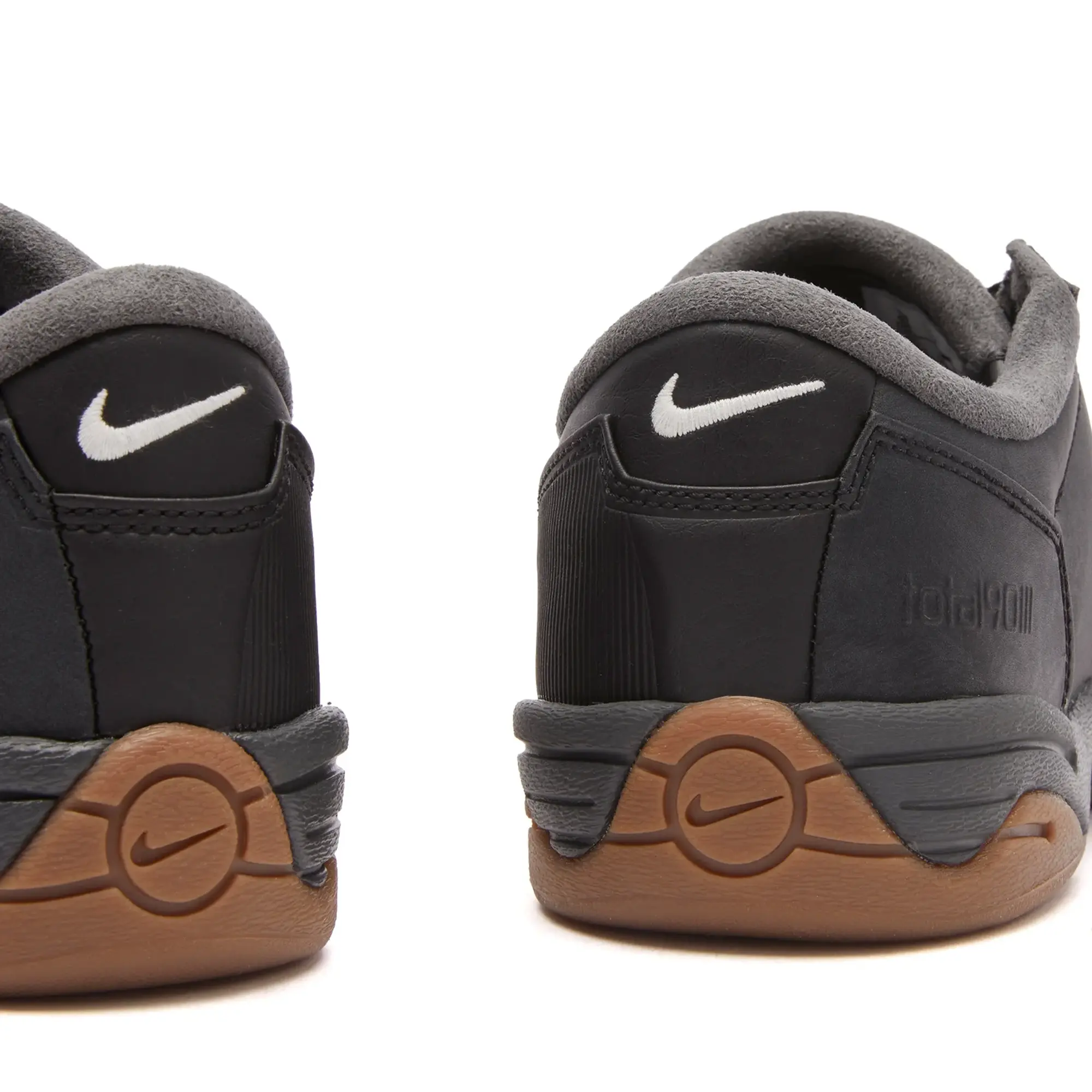 Nike Women's T90 Se W Sneaker Black/Coconut Milk/Brown