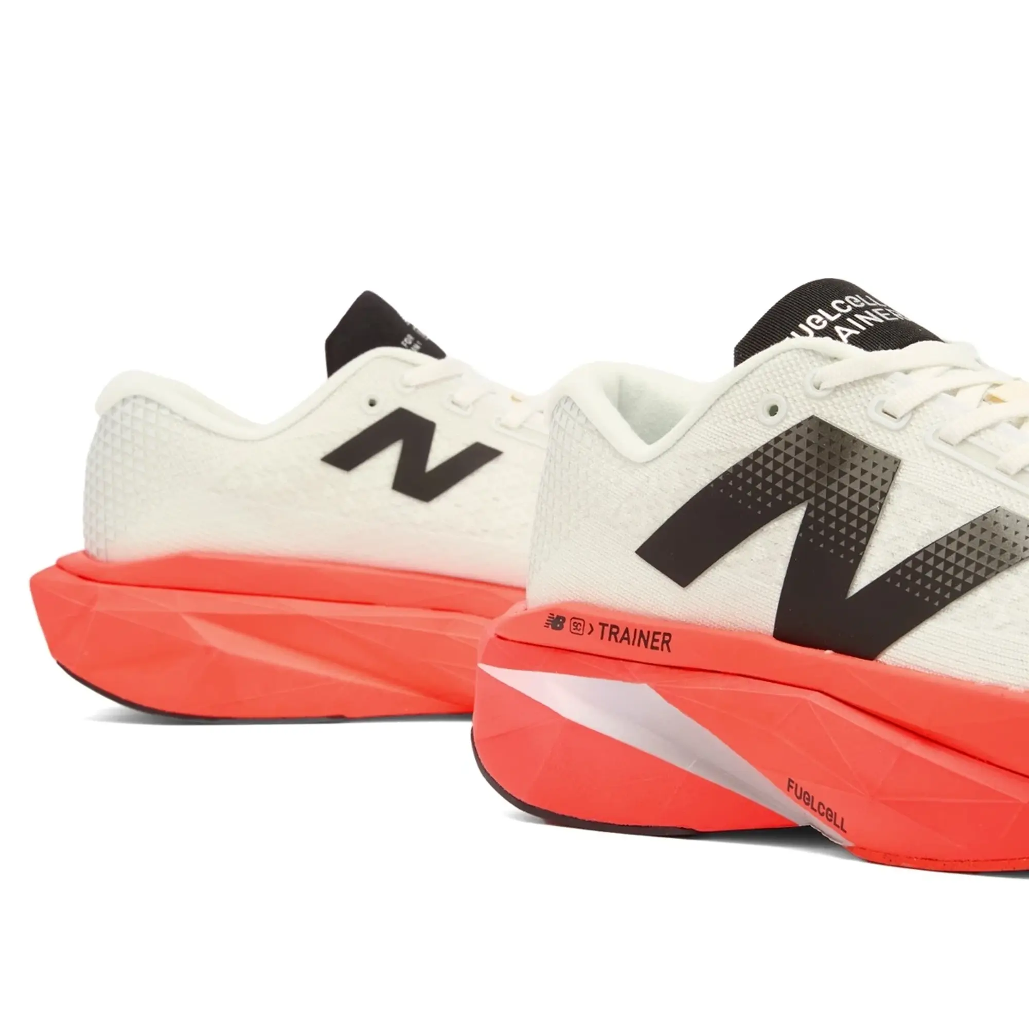 New Balance Men's Supercomp Trainer v3 Sneaker Urgent Red