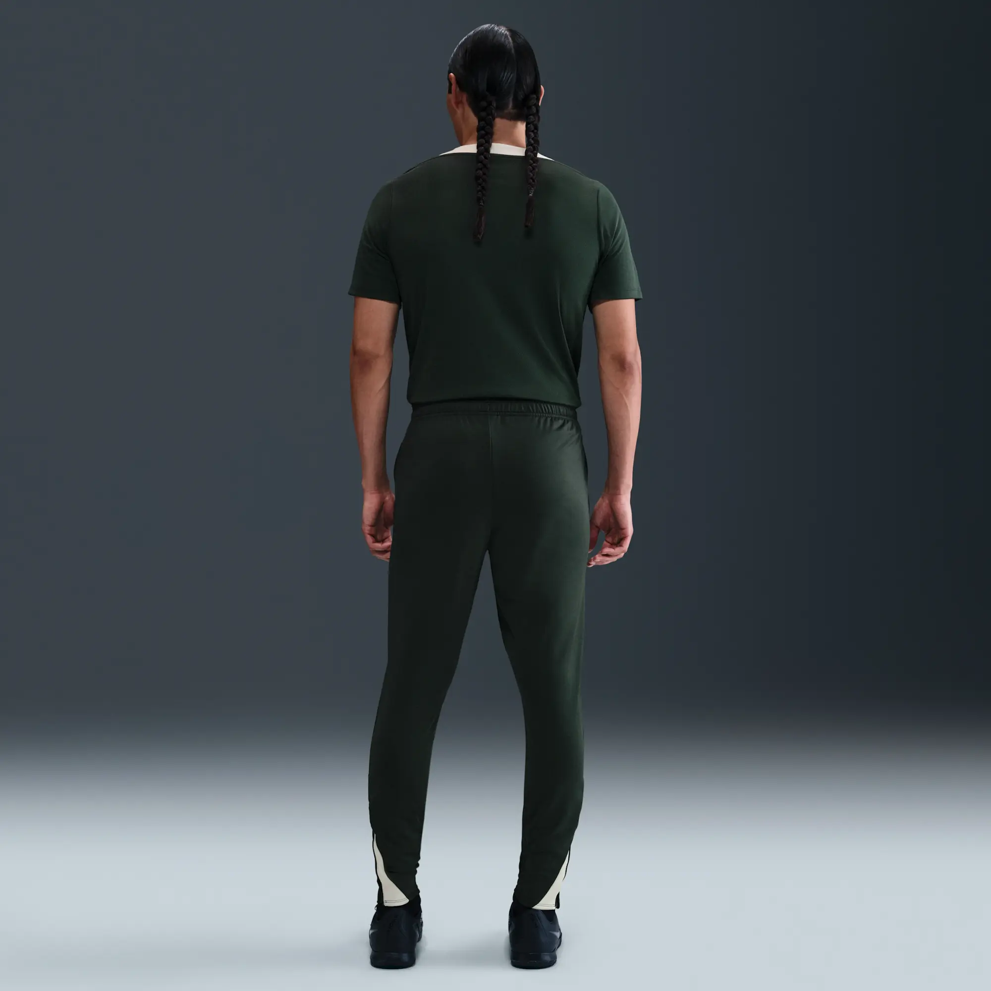 Chelsea F.C. Strike Men's Nike Dri-FIT Football Knit Pants - Green - Recycled Polyester Minimum