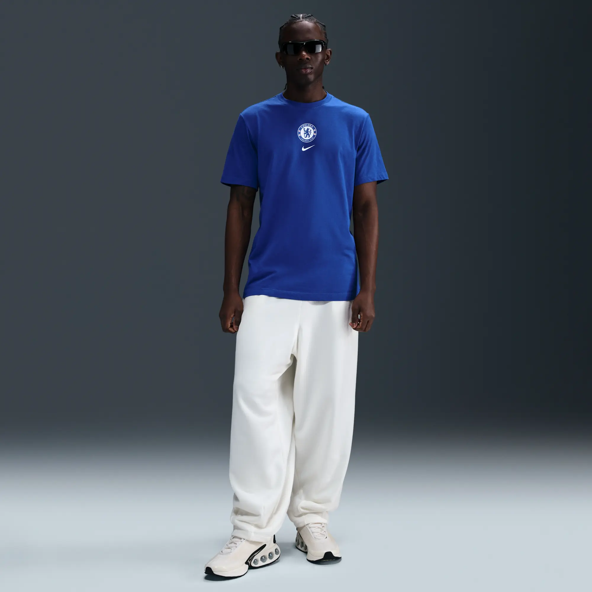 Chelsea F.C. Men's Nike Football T-Shirt - Blue - Cotton