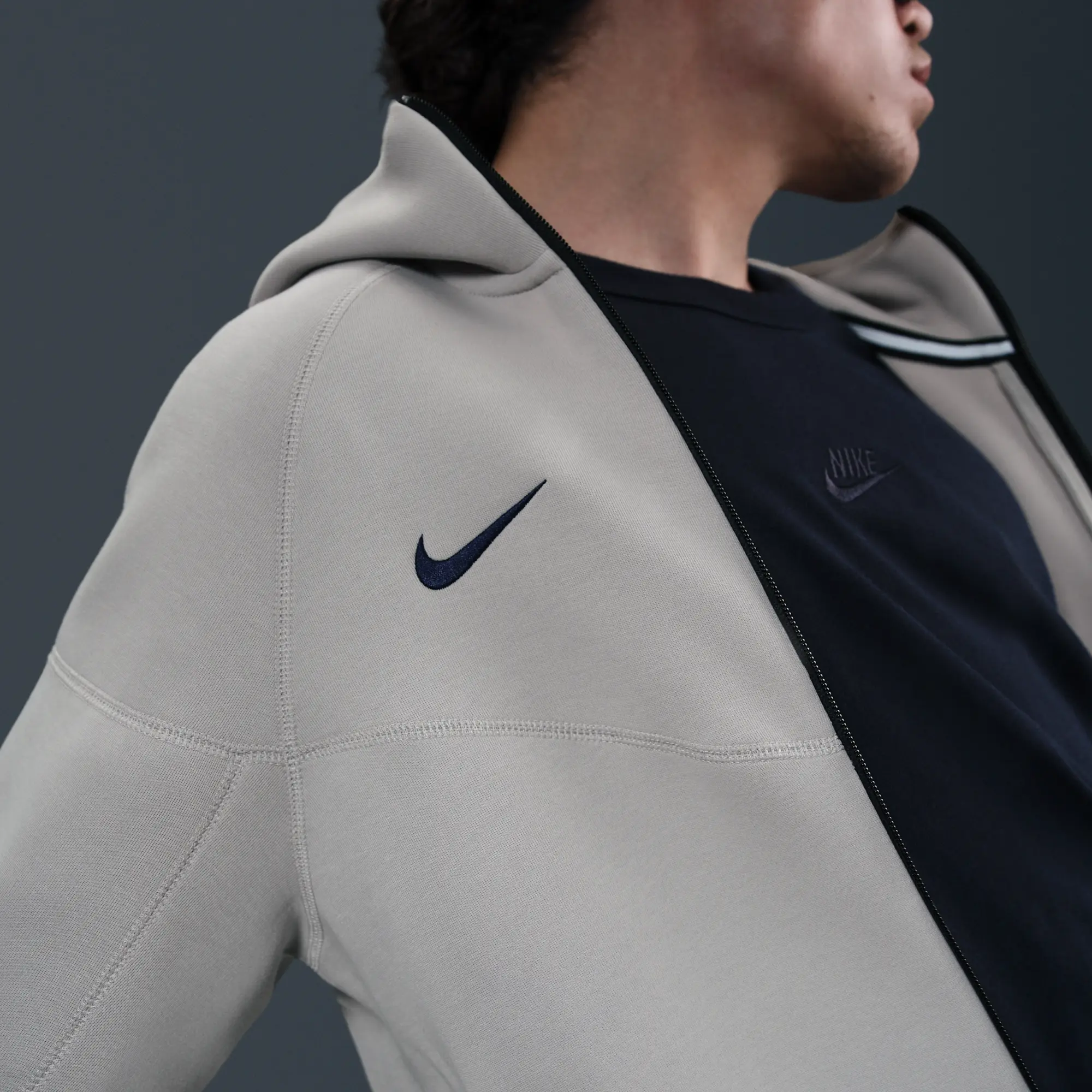 Tottenham Hotspur Tech Windrunner Men's Nike Football Fleece Full-Zip Hoodie - Grey - Cotton/Polyester