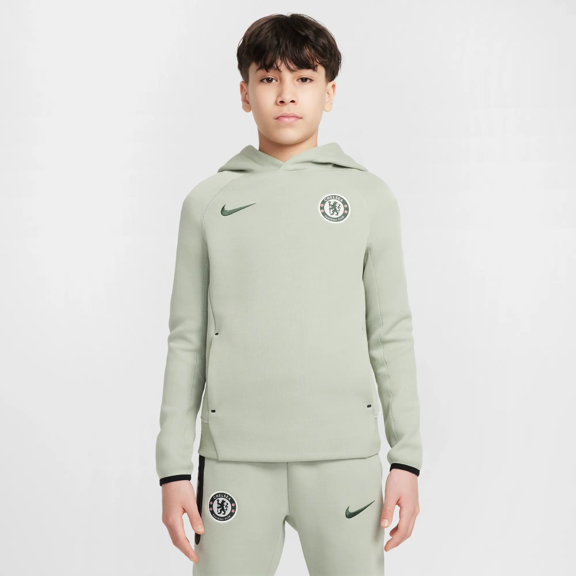 Chelsea F.C. Tech Older Kids' (Boys') Nike Football Fleece Pullover Hoodie - Green - Cotton/Polyester