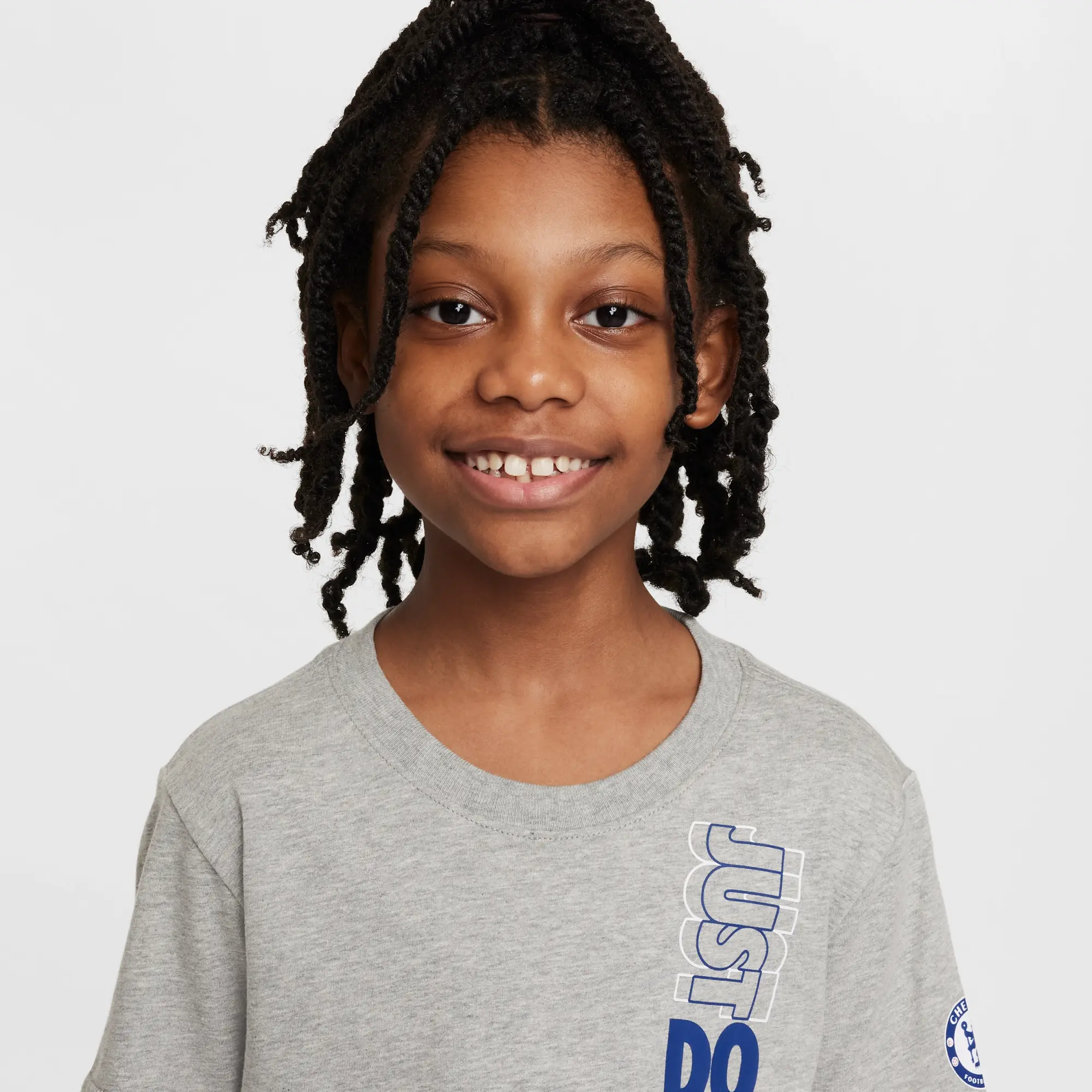 Chelsea F.C. Older Kids' Nike Football T-Shirt - Grey - Cotton