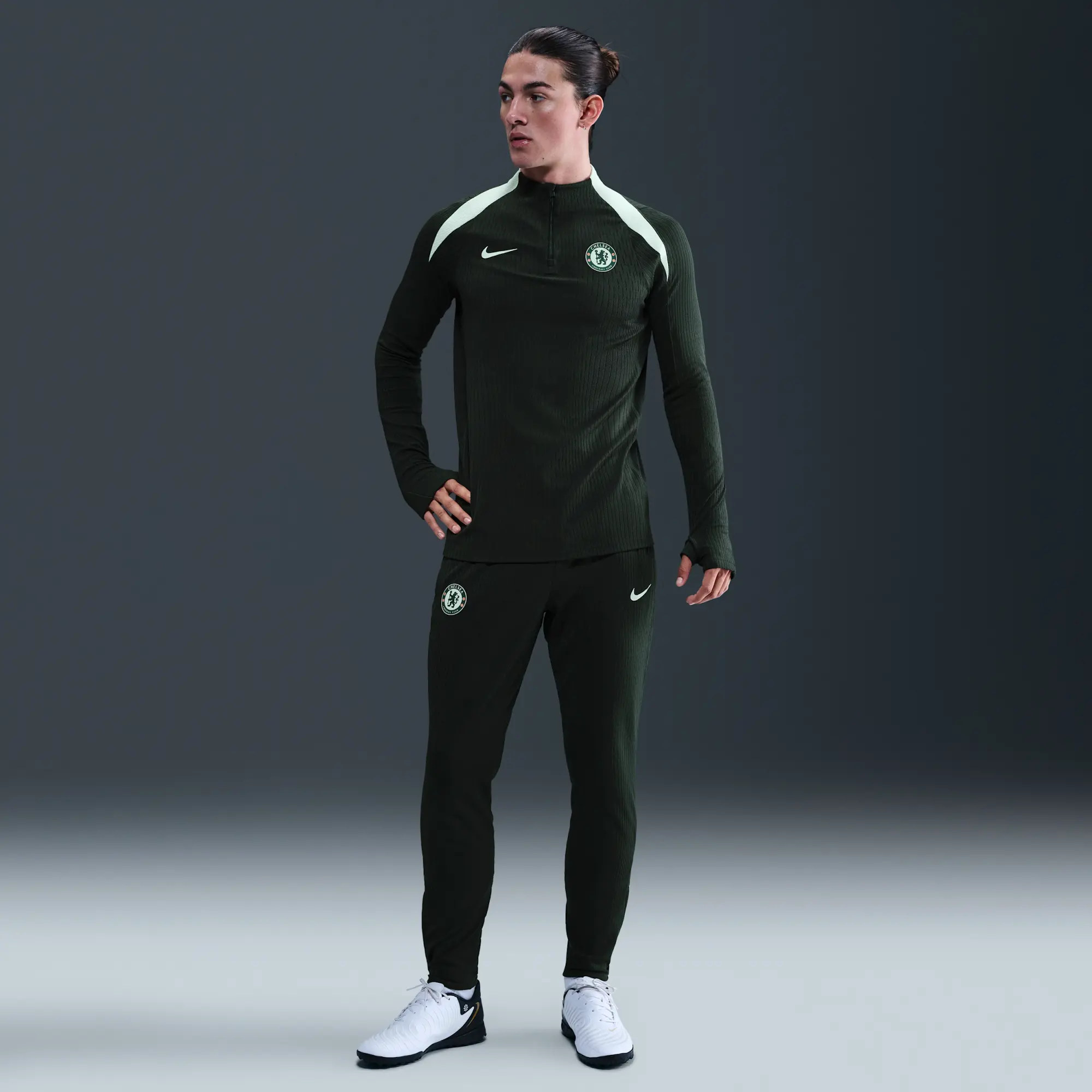Chelsea F.C. Strike Elite Men's Nike Dri-FIT ADV Football Knit Pants - Green - Front