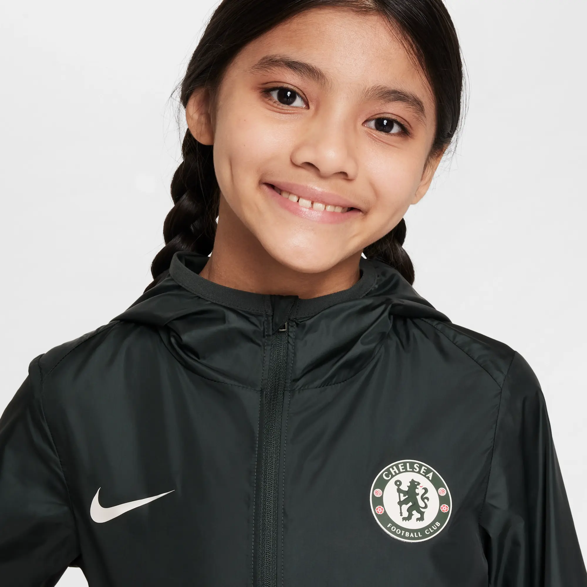 Chelsea F.C. Academy Pro Older Kids' Nike Football Hooded Rain Jacket - Green - Polyester