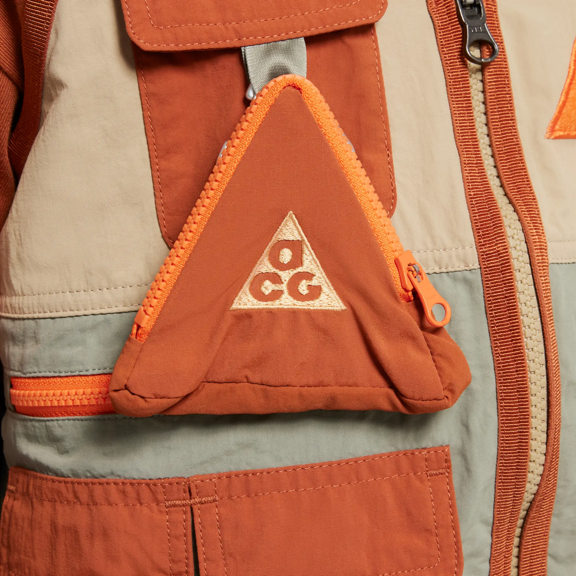 Nike ACG Older Kids' Utility Gilet - Brown - Nylon
