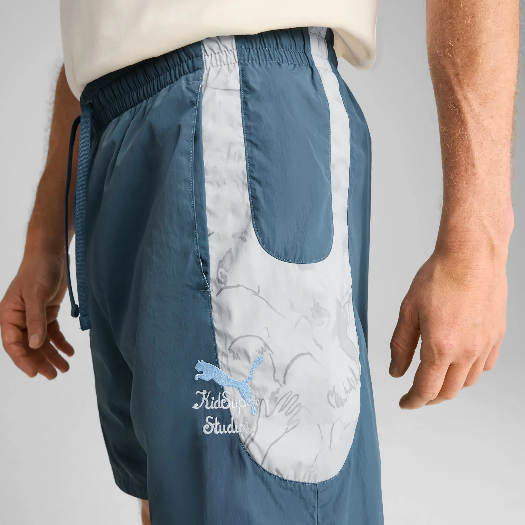 PUMA Kid Super x Manchester City Travel Shorts Men, Grey Skies/Frosted Dew, size Large