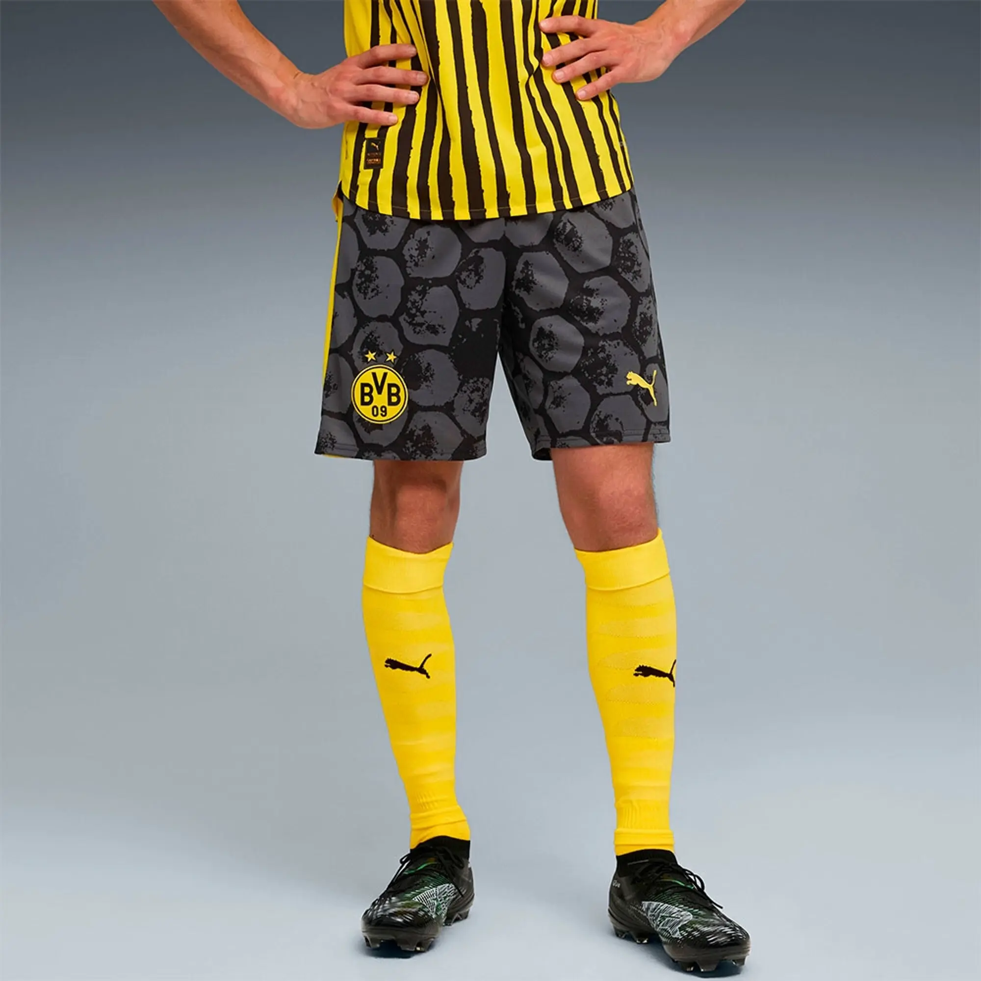 PUMA Kid Super x Borussia Dortmund Shorts Men, Black/Faster Yellow, size 3XL