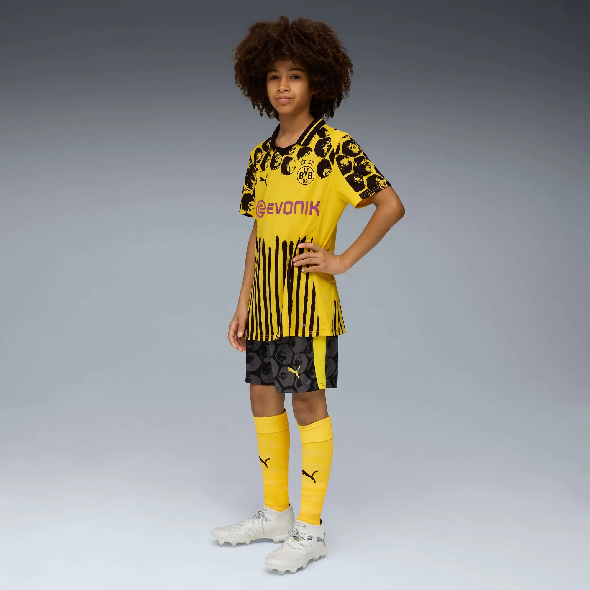 PUMA Kid Super x Borussia Dortmund Shorts Youth, Black/Faster Yellow, size 11-12 Youth