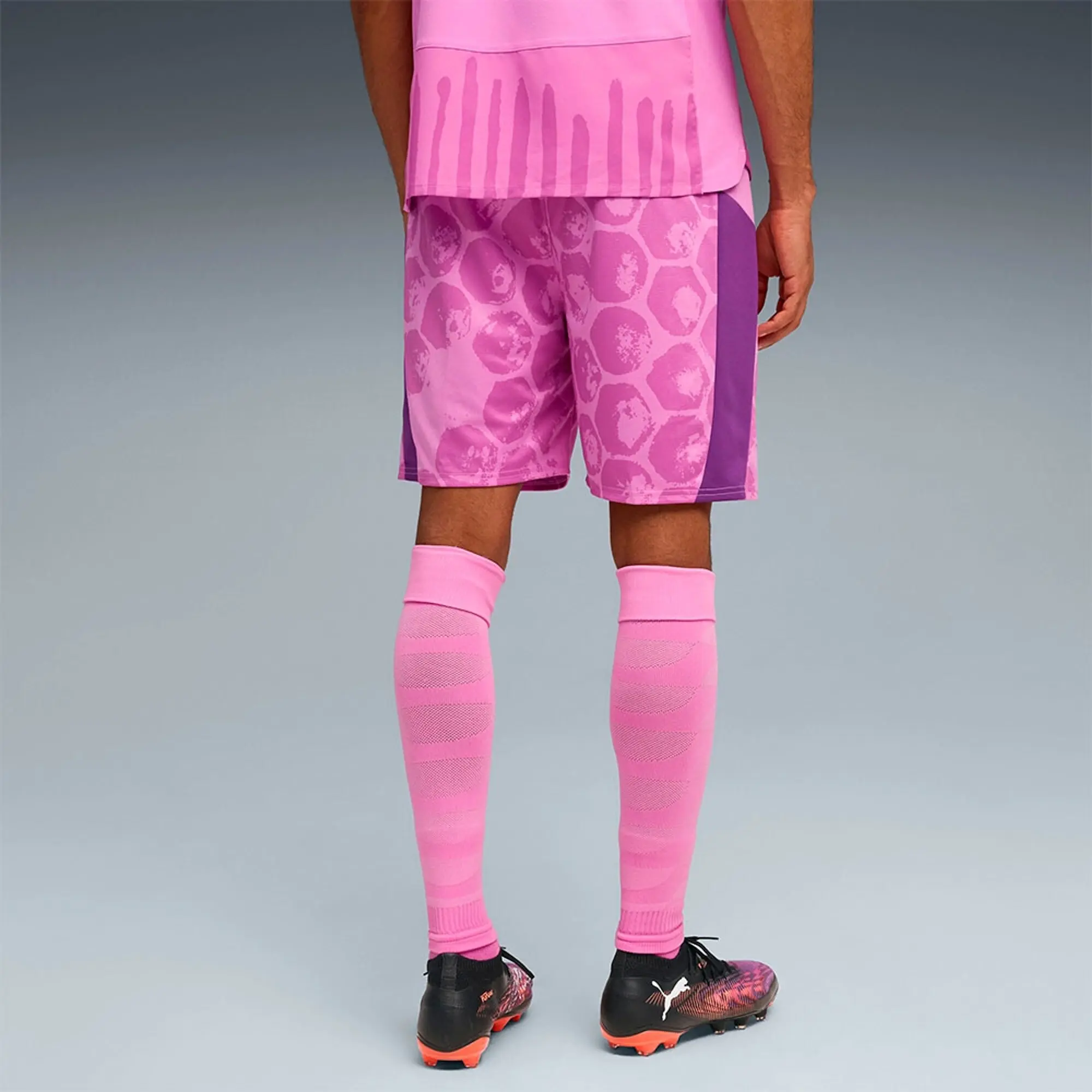 PUMA Kid Super x Borussia Dortmund Shorts Men, Mauve Pop/Faster Yellow, size 3XL