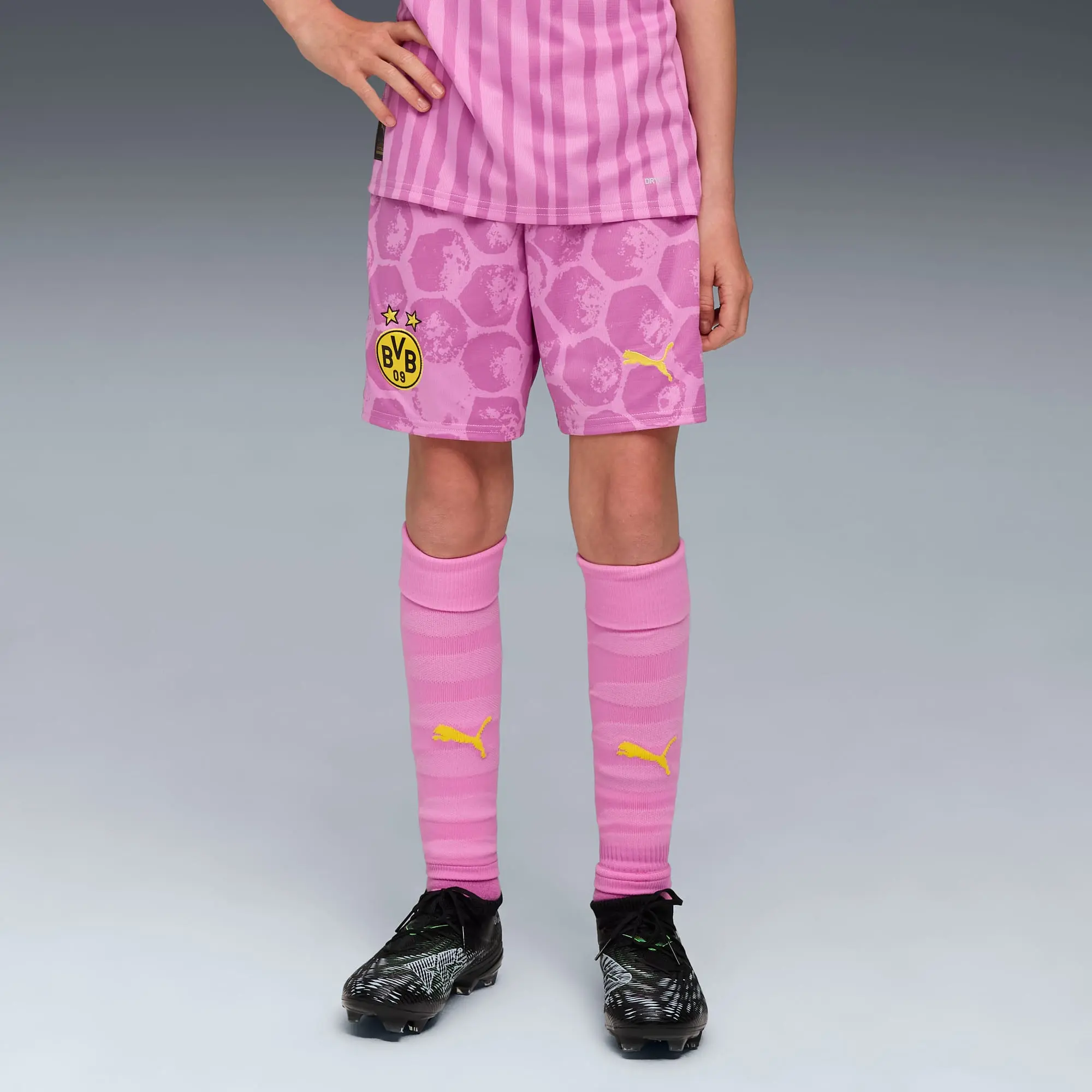 PUMA Kid Super x Borussia Dortmund Shorts Youth, Mauve Pop/Faster Yellow, size 11-12 Youth