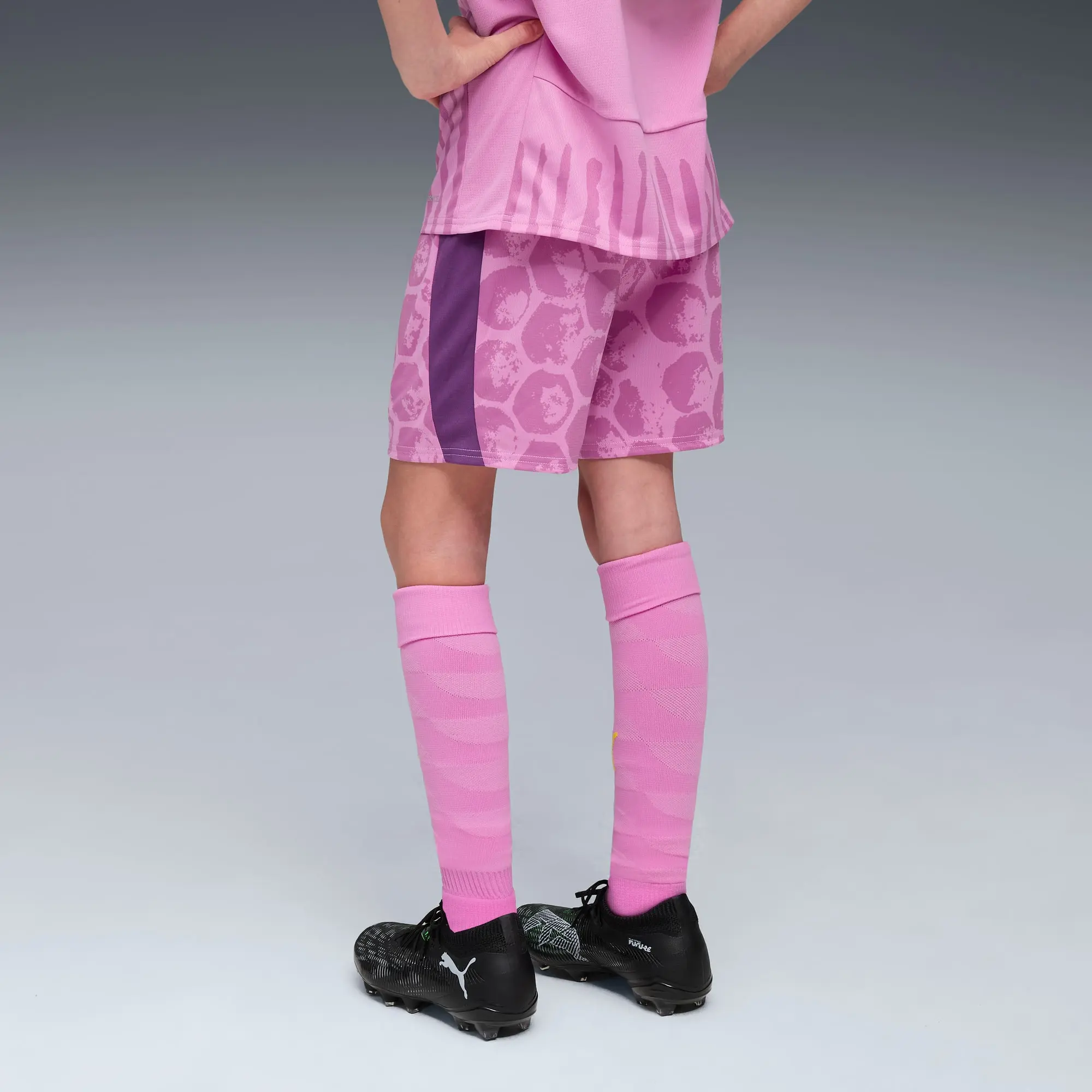 PUMA Kid Super x Borussia Dortmund Shorts Youth, Mauve Pop/Faster Yellow, size 11-12 Youth