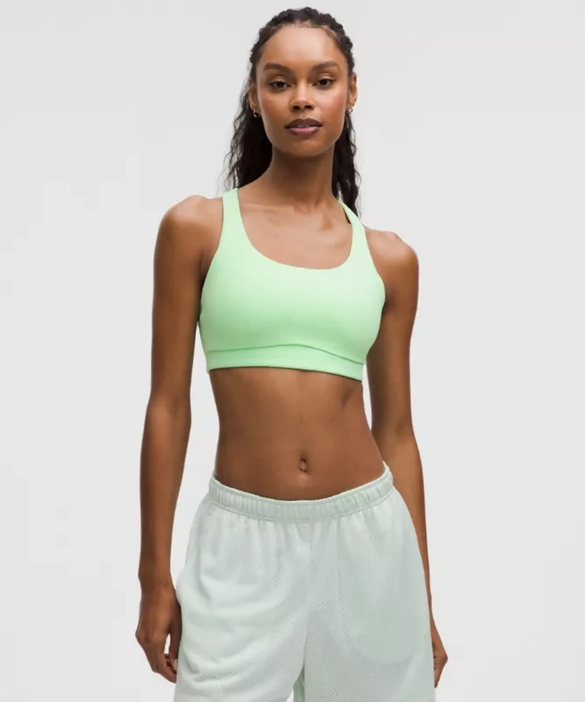 lululemon – Women's Energy Sports Bra Medium Support, B-D Cups Evolve – Color Green – Size L