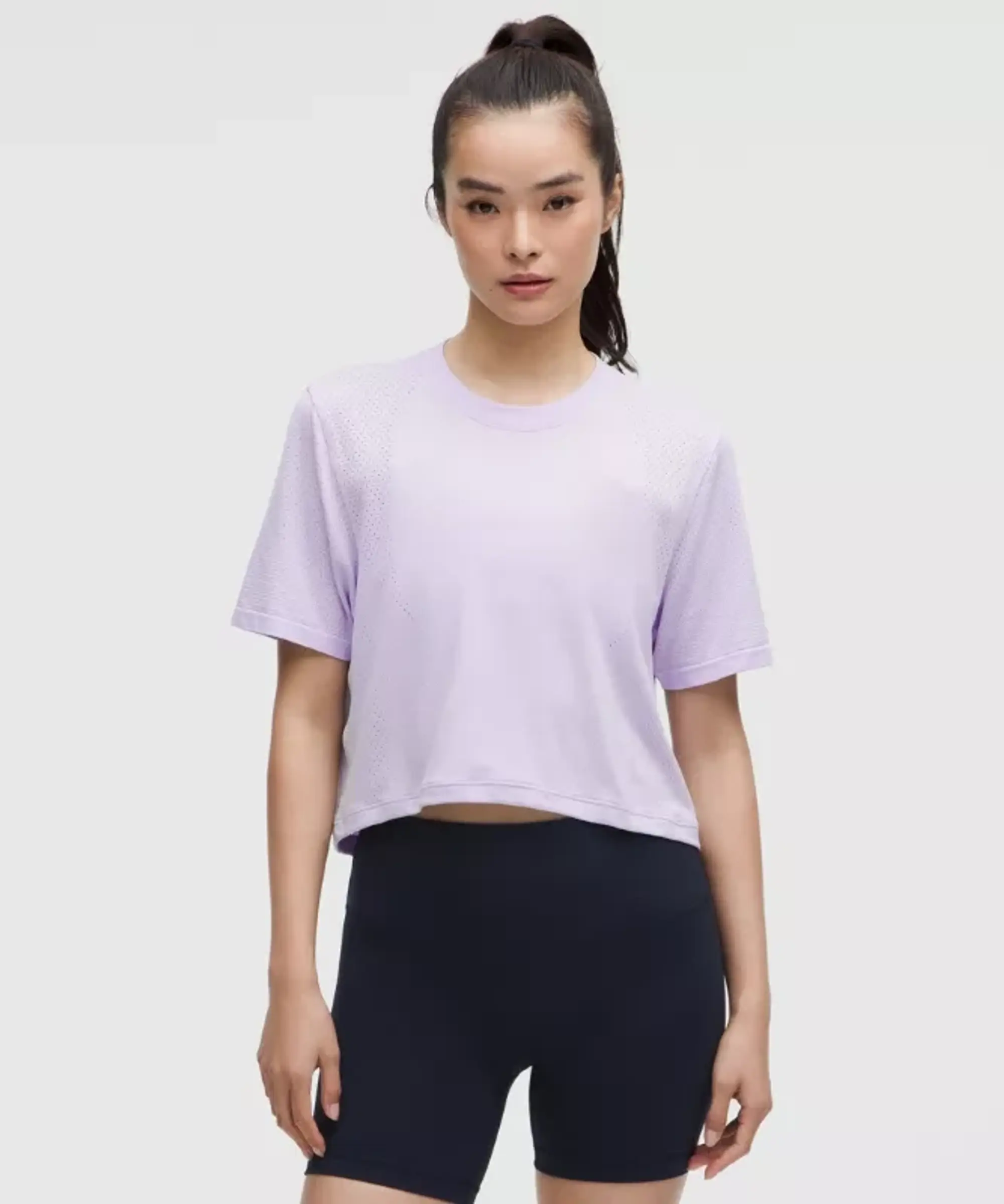 lululemon – Women's Swiftly High-Low Cropped Short-Sleeve Shirt – Color Purple – Size 10