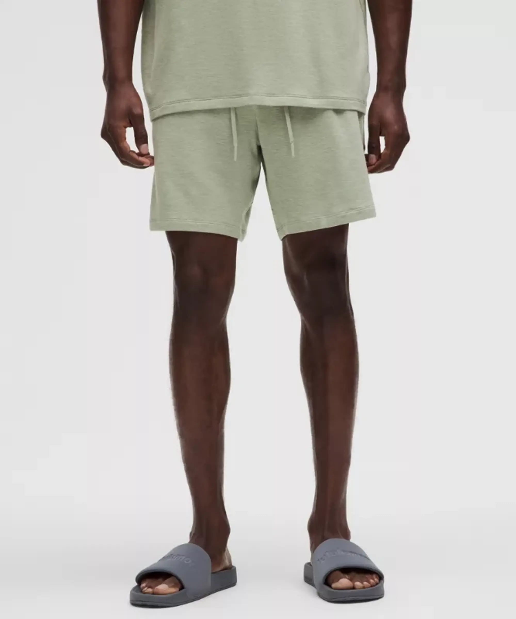 lululemon – Men's BeCalm Relaxed-Fit Shorts – 7" – Color Green – Size L