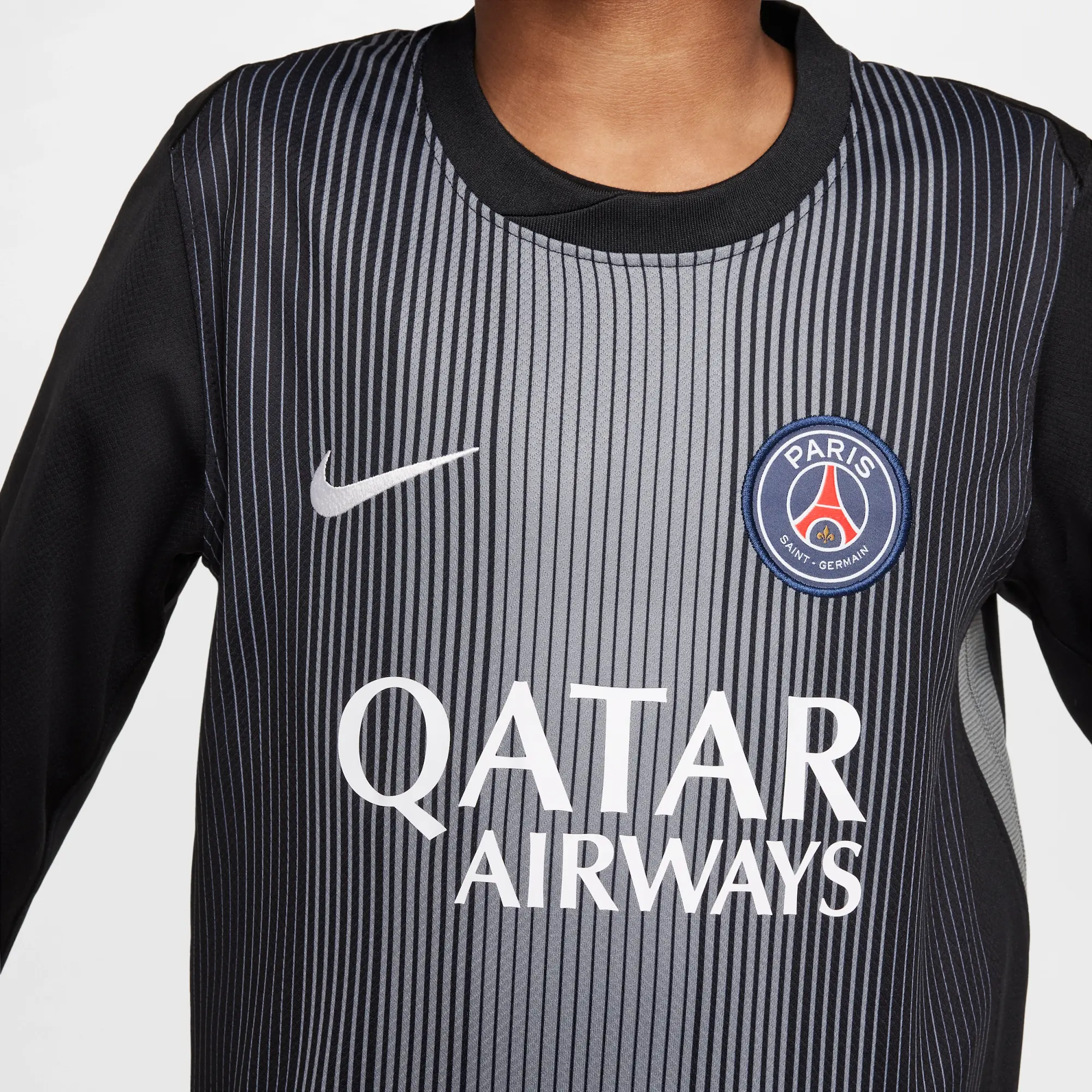 Paris Saint-Germain 2025/26 Stadium Goalkeeper Older Kids' Nike Dri-FIT Football Replica Long-Sleeve Shirt - Black - Recycled Polyester