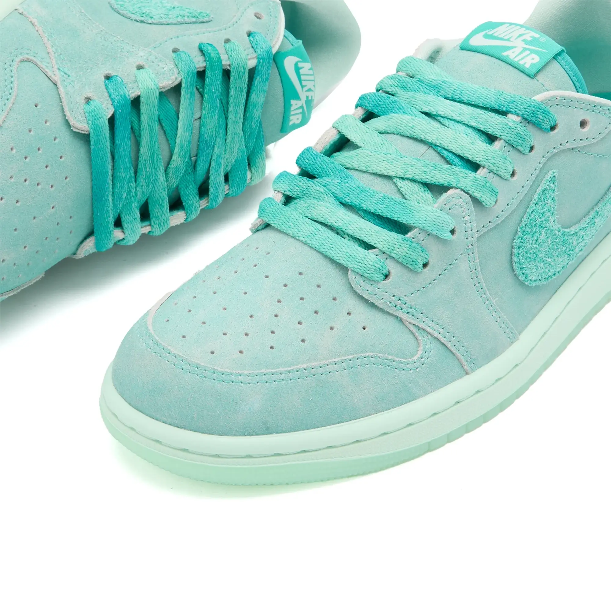 Air Jordan Women's 1 Retro Low OG W Sneaker Washed Teal/Igloo
