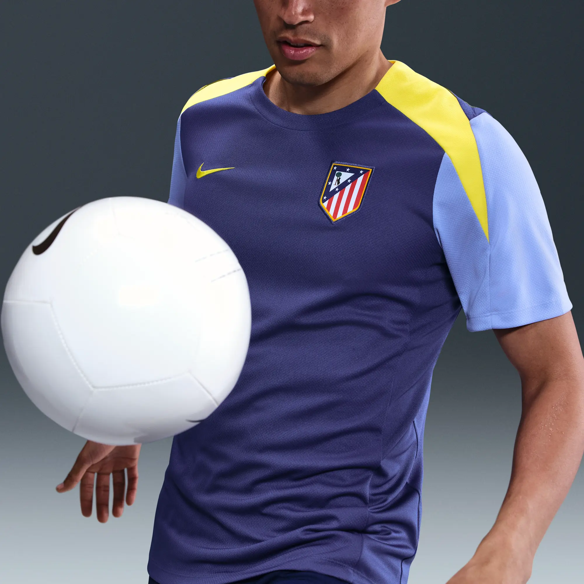 Atlético Madrid Strike Men's Nike Dri-FIT Football Short-Sleeve Top - Purple - Polyester
