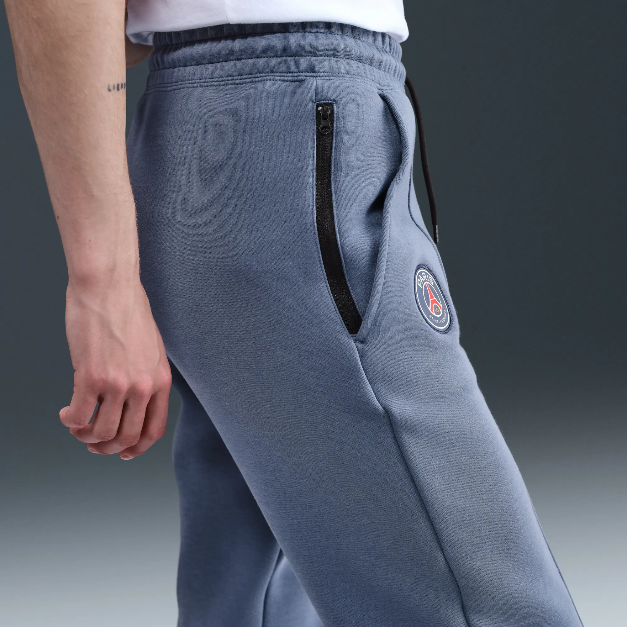 Paris Saint-Germain Tech Women's Nike Football Fleece Mid-Rise Joggers - Blue - Cotton/Polyester