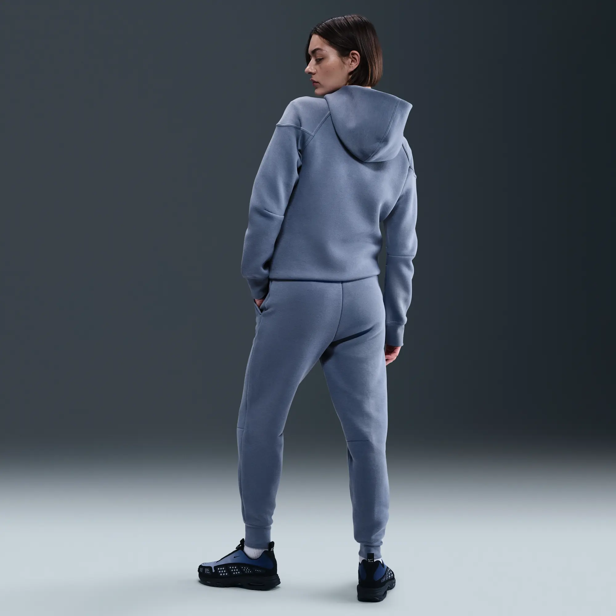 Paris Saint-Germain Tech Women's Nike Football Fleece Mid-Rise Joggers - Blue - Cotton/Polyester