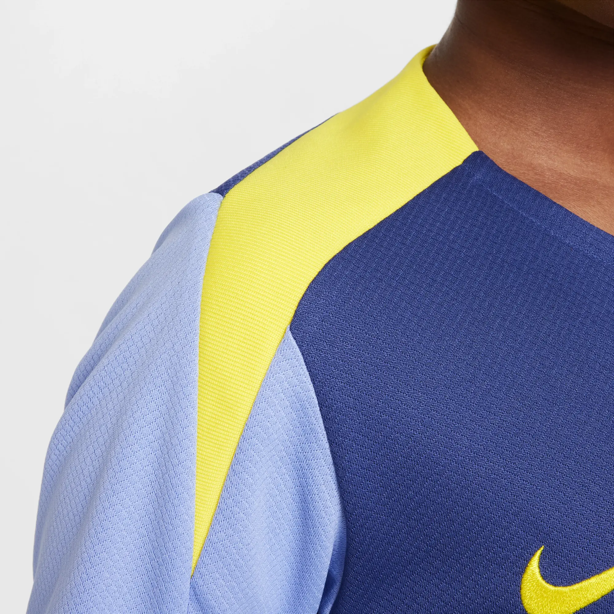 Atlético Madrid Strike Older Kids' Nike Dri-FIT Football Short-Sleeve Top - Purple - Polyester