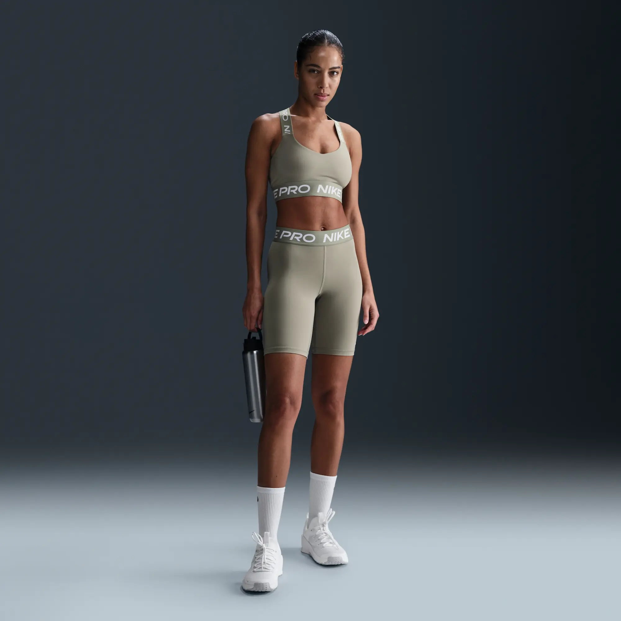 Nike Pro 365 Women's 20cm (approx.) Shorts - Green - Inseam