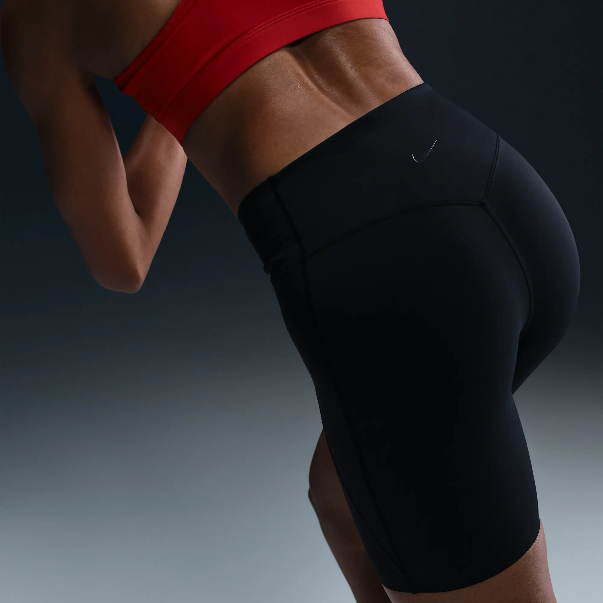 Nike Universa Women's Medium-Support High-Waisted 20cm (approx.) Biker Shorts with Pockets - Black - Polyester/Elastane