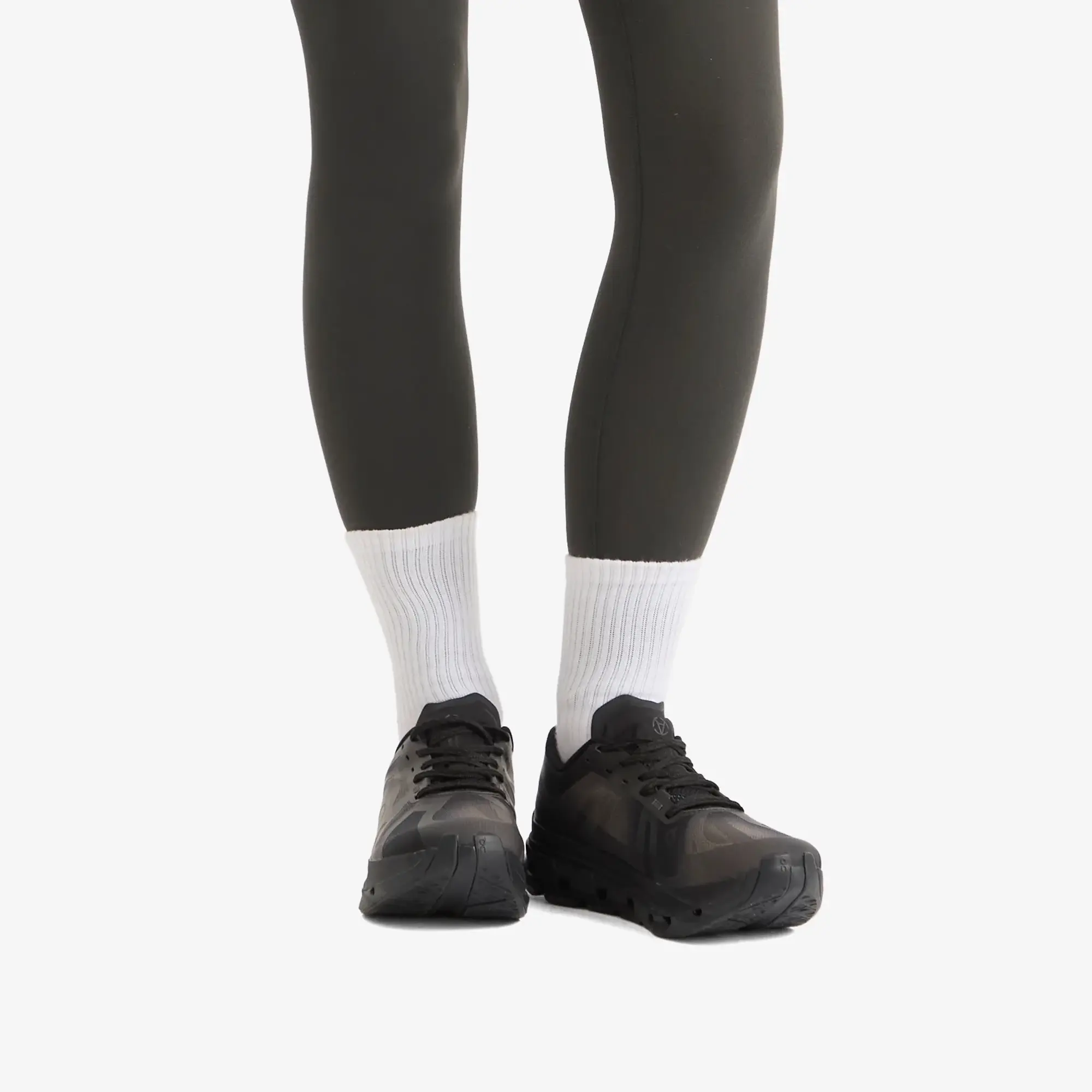 ON Men's x Slam Jam Cloudflow 5 Sneaker Gull/Black