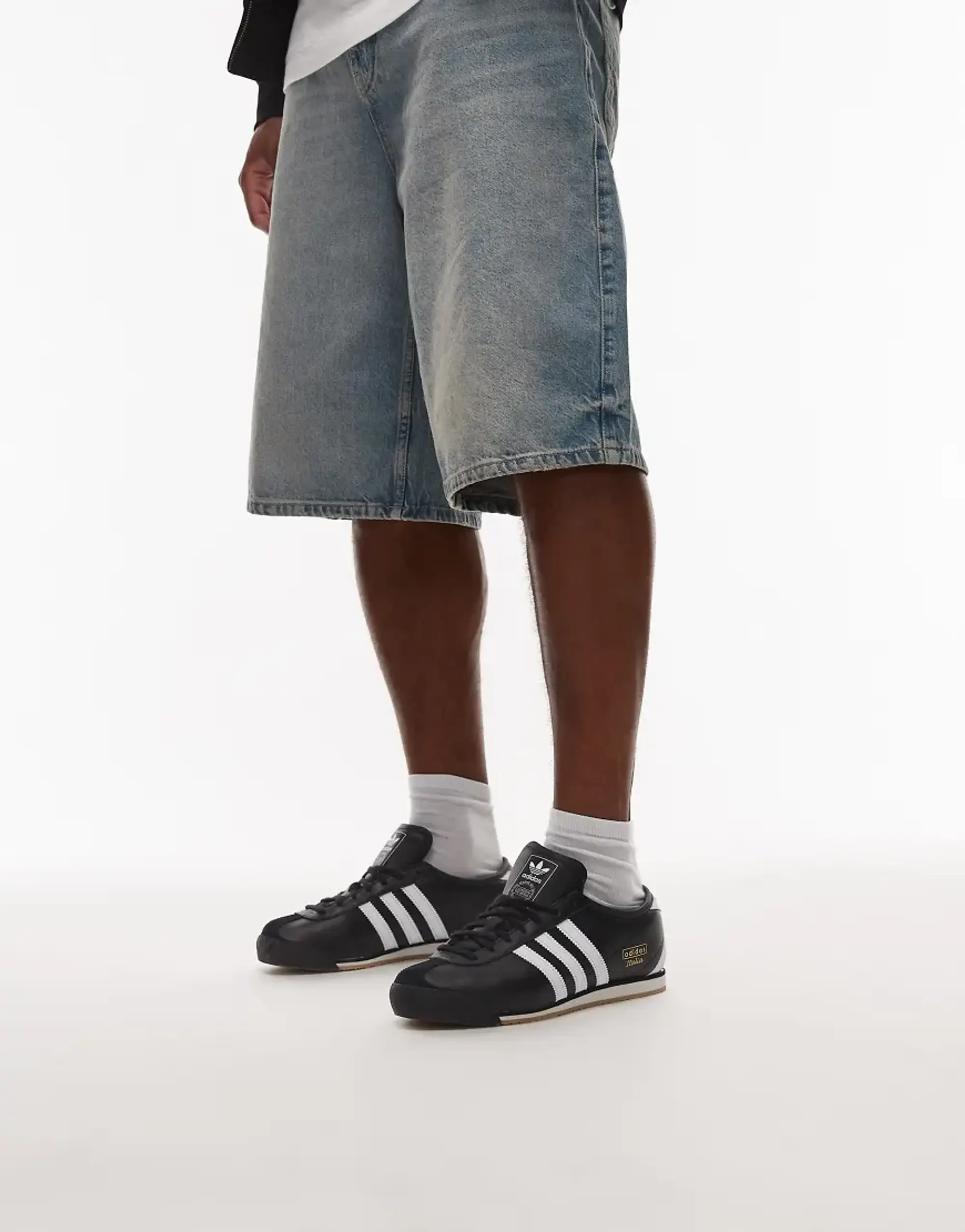 Adidas Originals Italia Trainers In Black And White