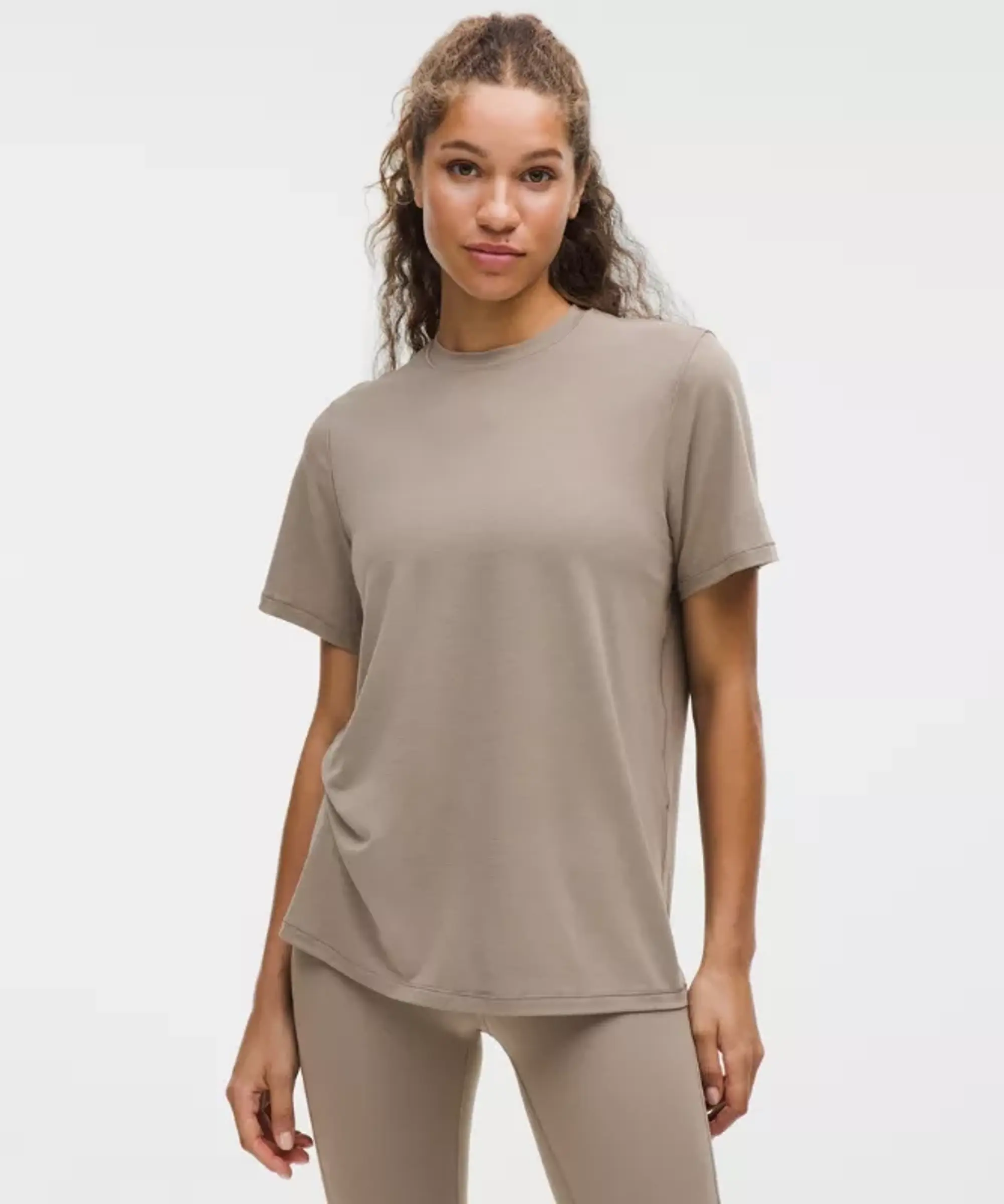 lululemon – Women's Jersey Training Short-Sleeve Shirt – Color Grey/Khaki – Size 0