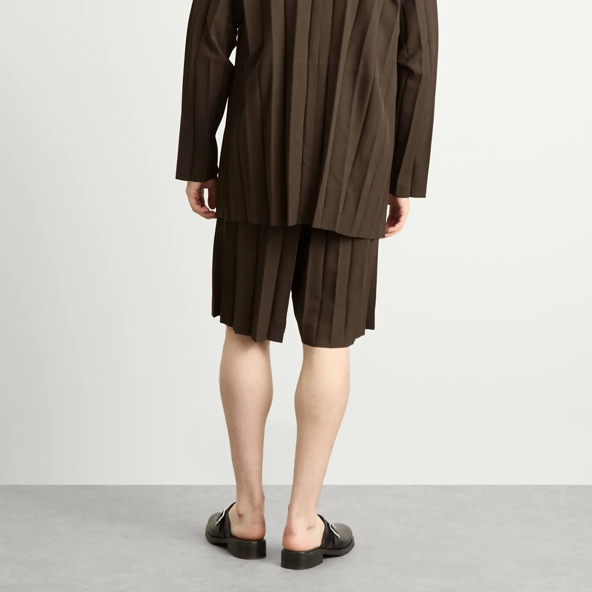 Homme Plissé Issey Miyake Men's Edge Trousers Dark Brown