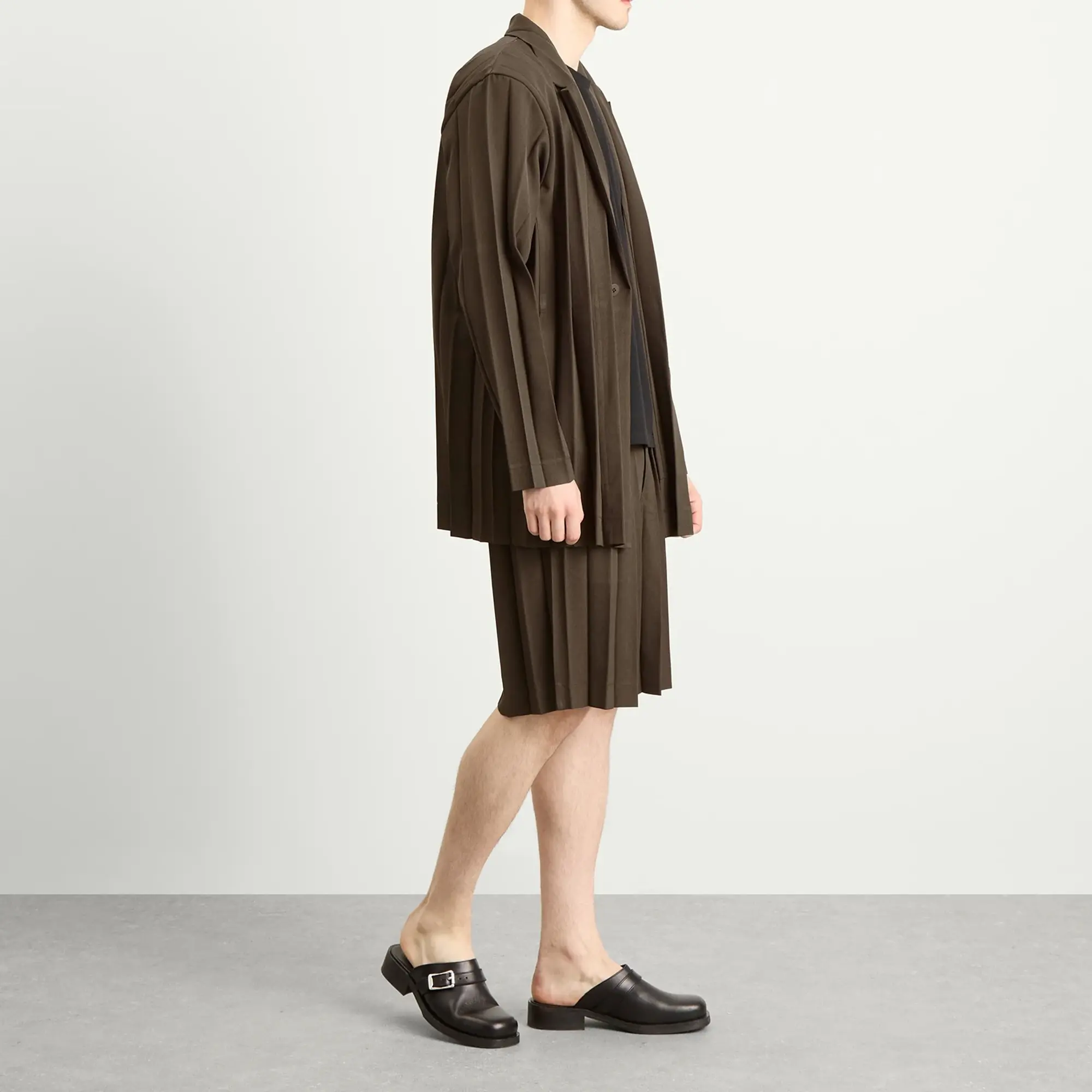 Homme Plissé Issey Miyake Men's Edge Trousers Dark Brown
