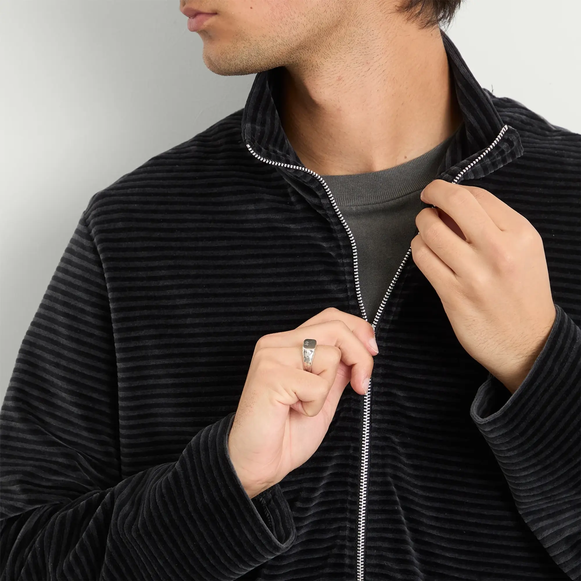 TwoJeys Men's Elongated Ring Silver