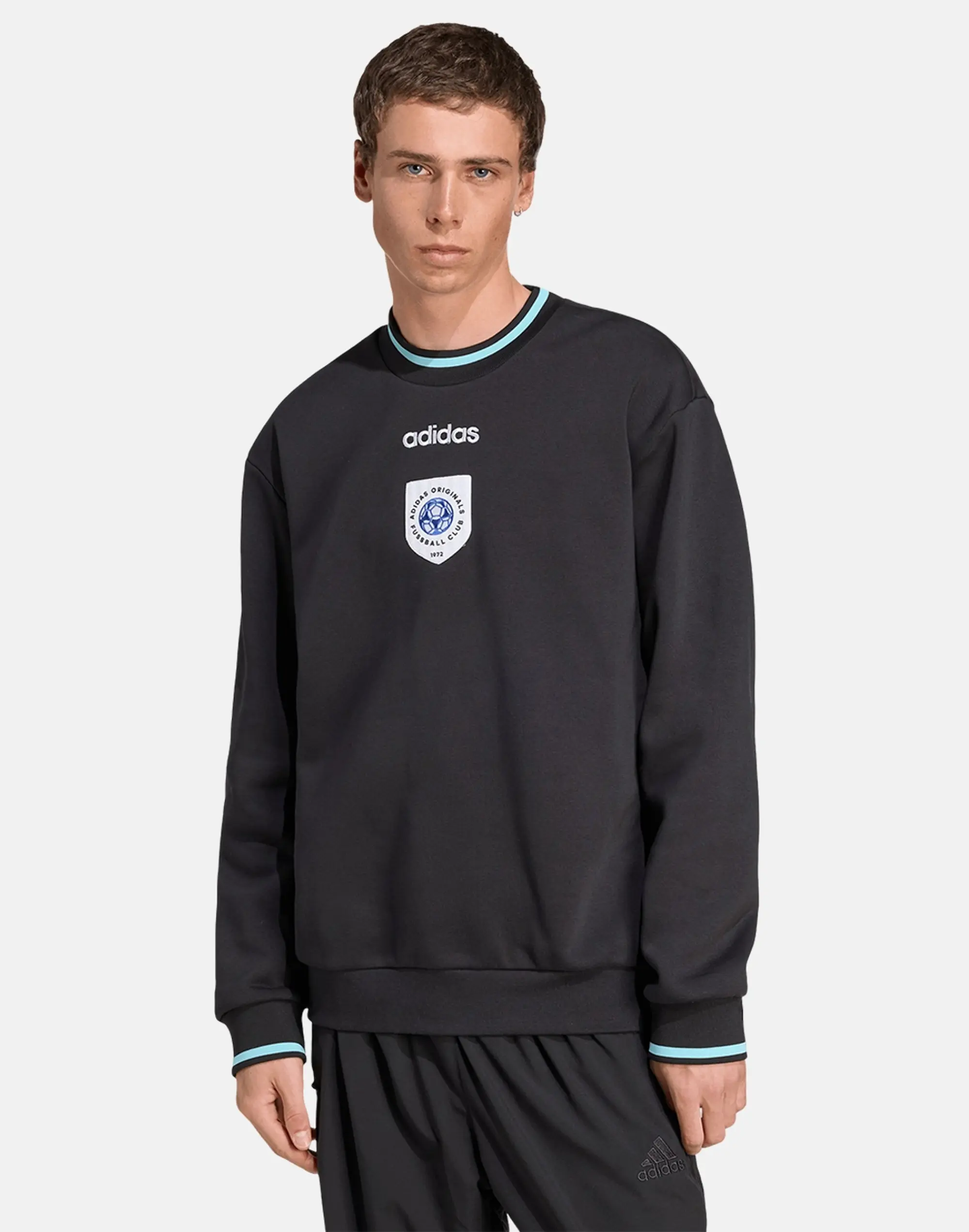 Men's Adidas Originals Sport Badge Crew Sweatshirt in Black 