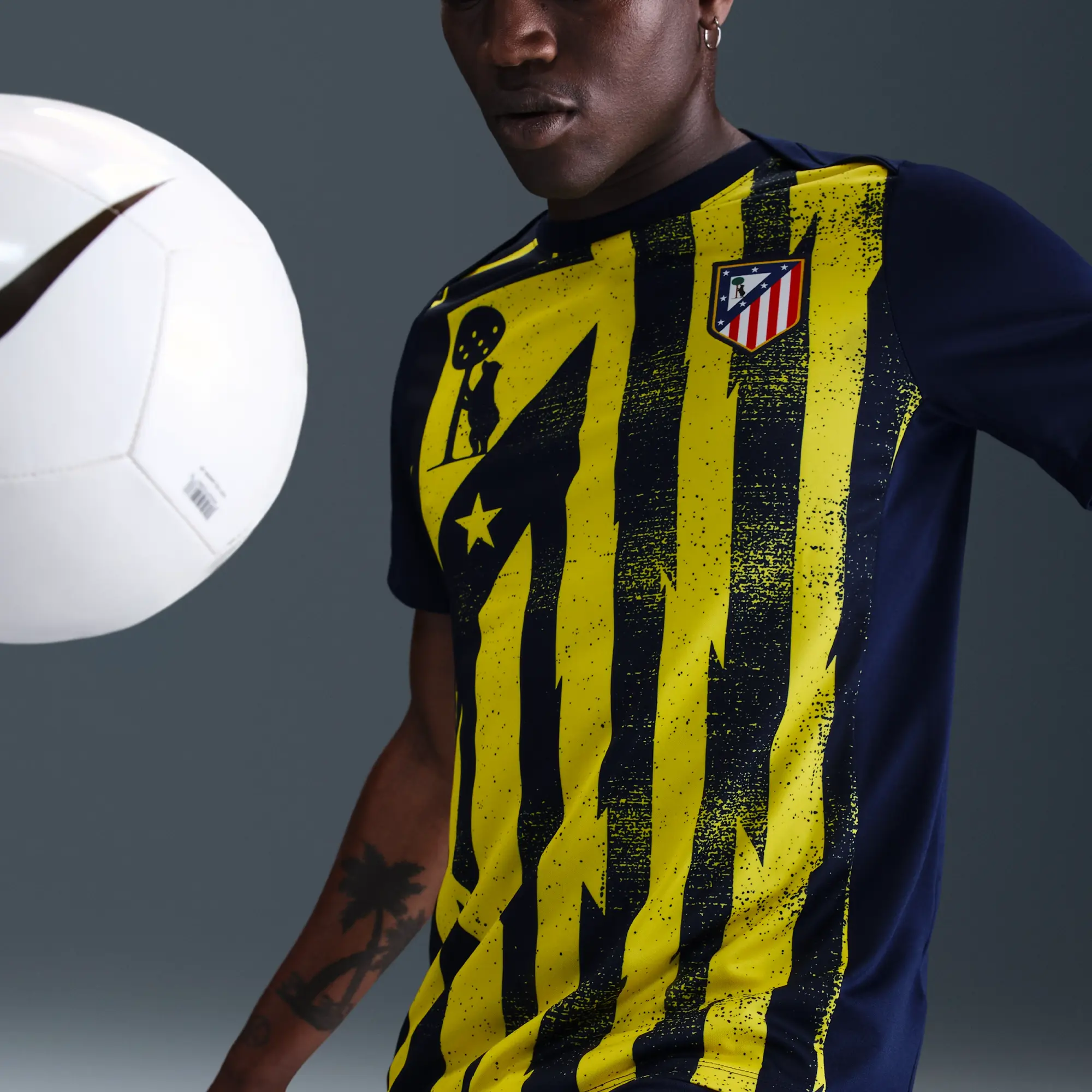 Atlético Madrid Academy Pro Away Men's Nike Dri-FIT Football Pre-Match Short-Sleeve Top - Blue - Recycled Polyester