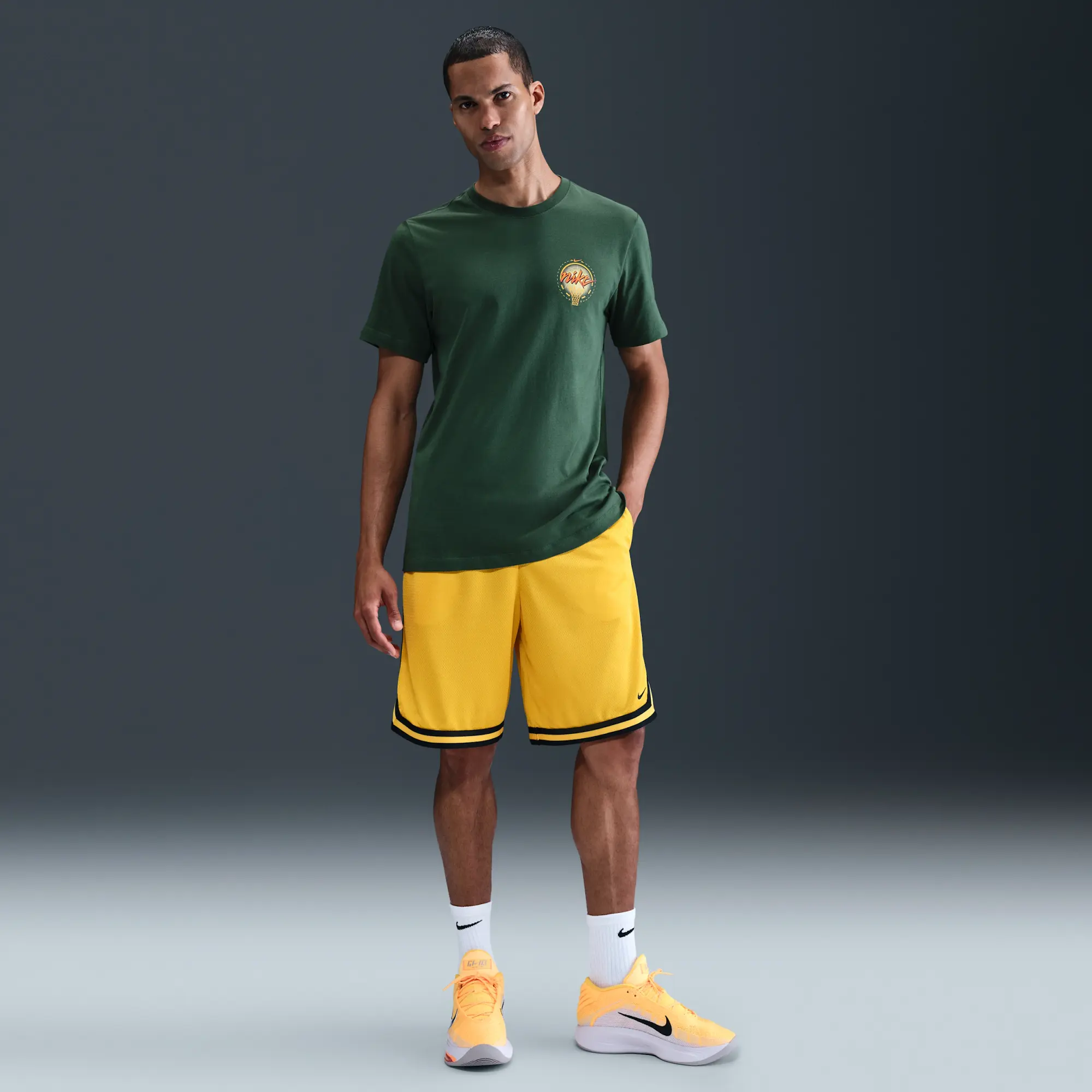 Nike Men's Basketball T-Shirt - Green