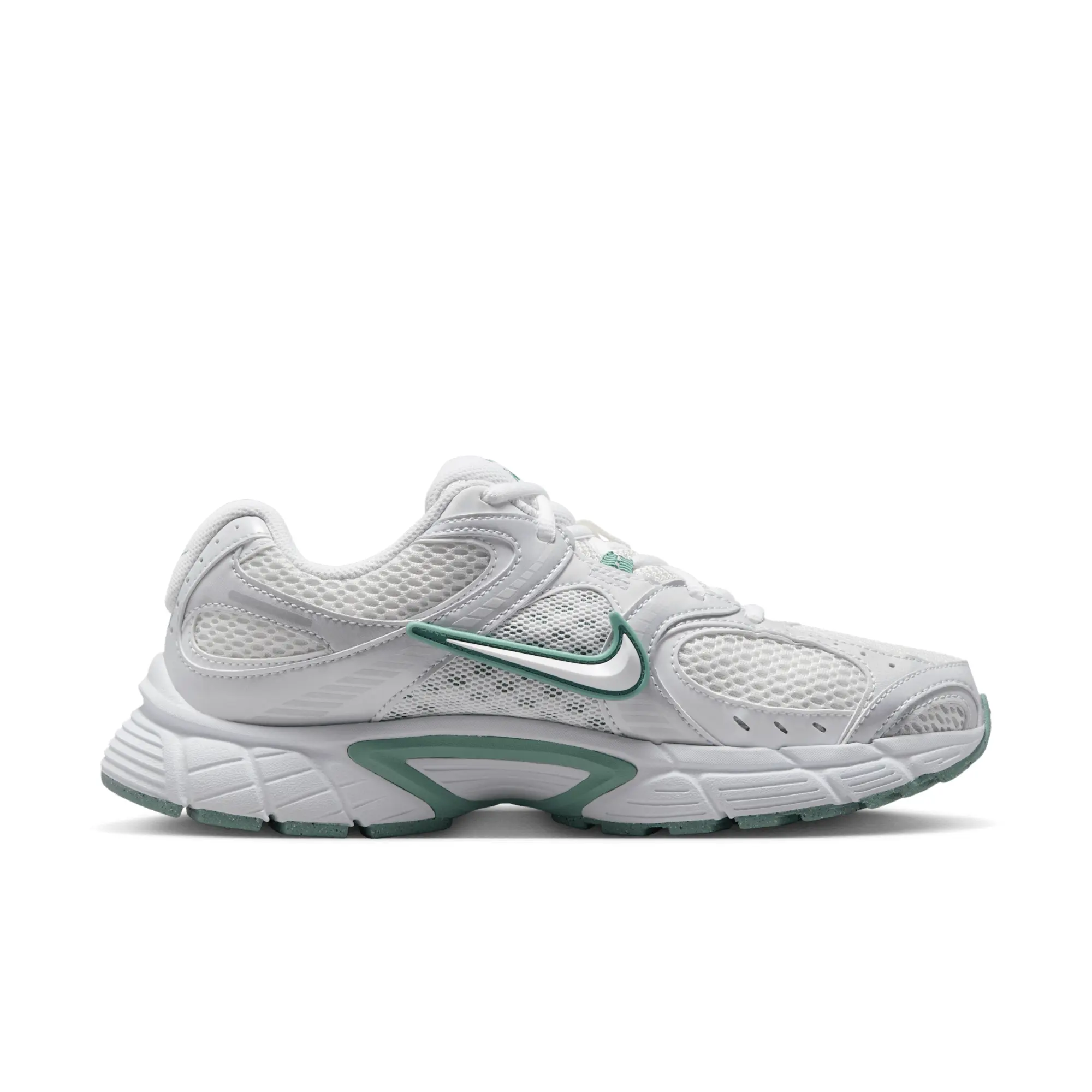 Nike V5 RNR Women's Shoes - White - Recycled Content Minimum