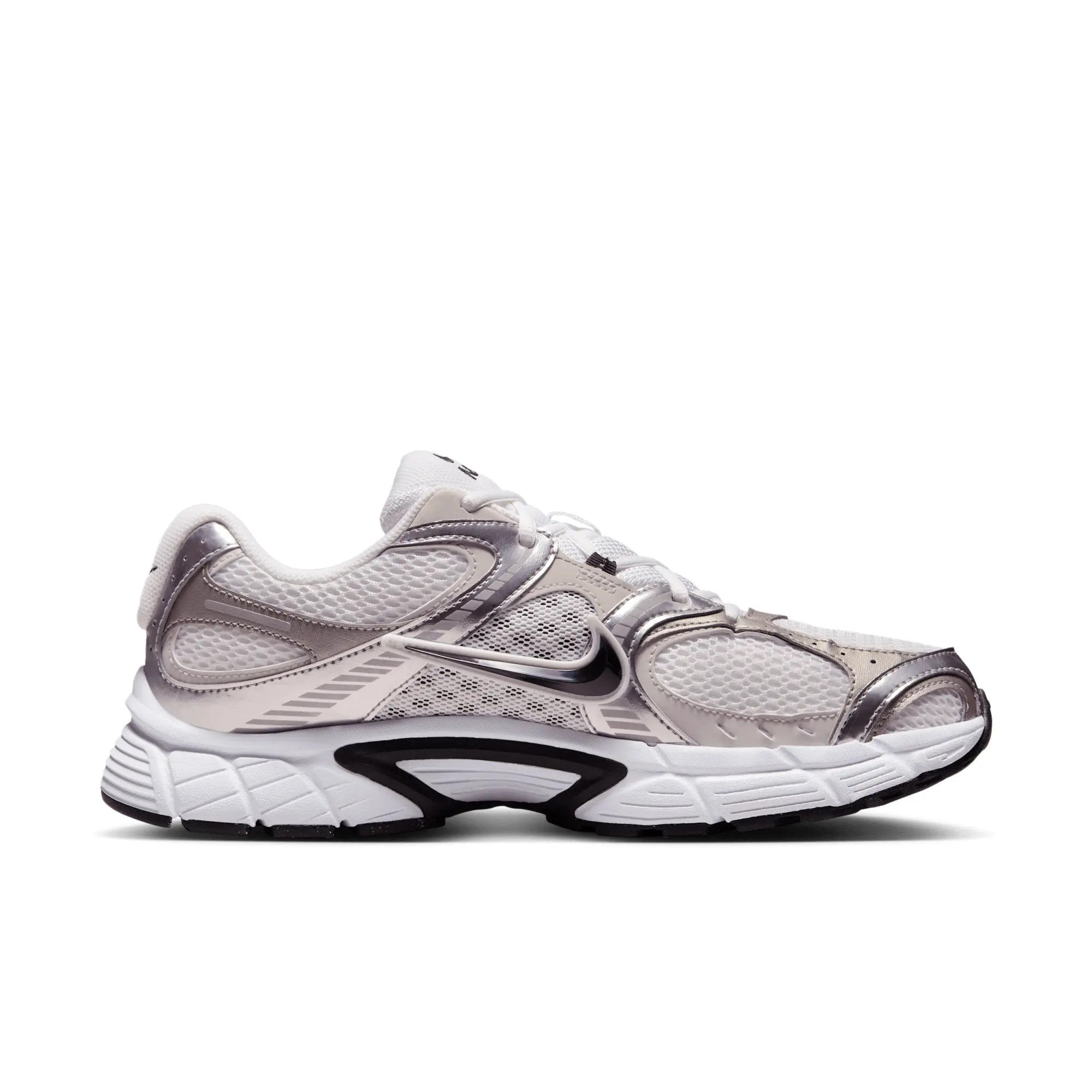 Nike V5 RNR Men's Shoes - White - Recycled Content Minimum