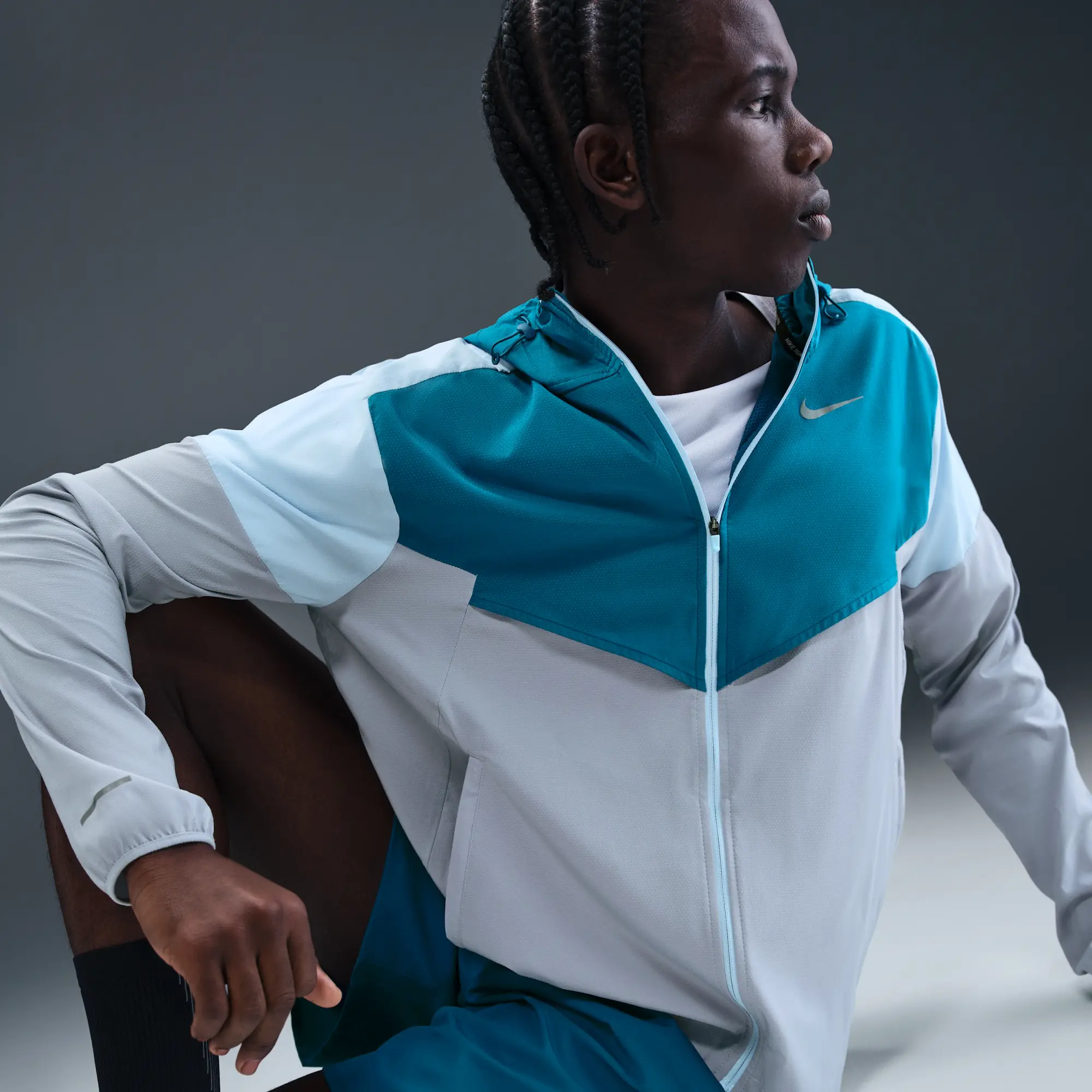 Nike Impossibly Light Windrunner Men's Running Jacket - Blue - Sustainable Materials
