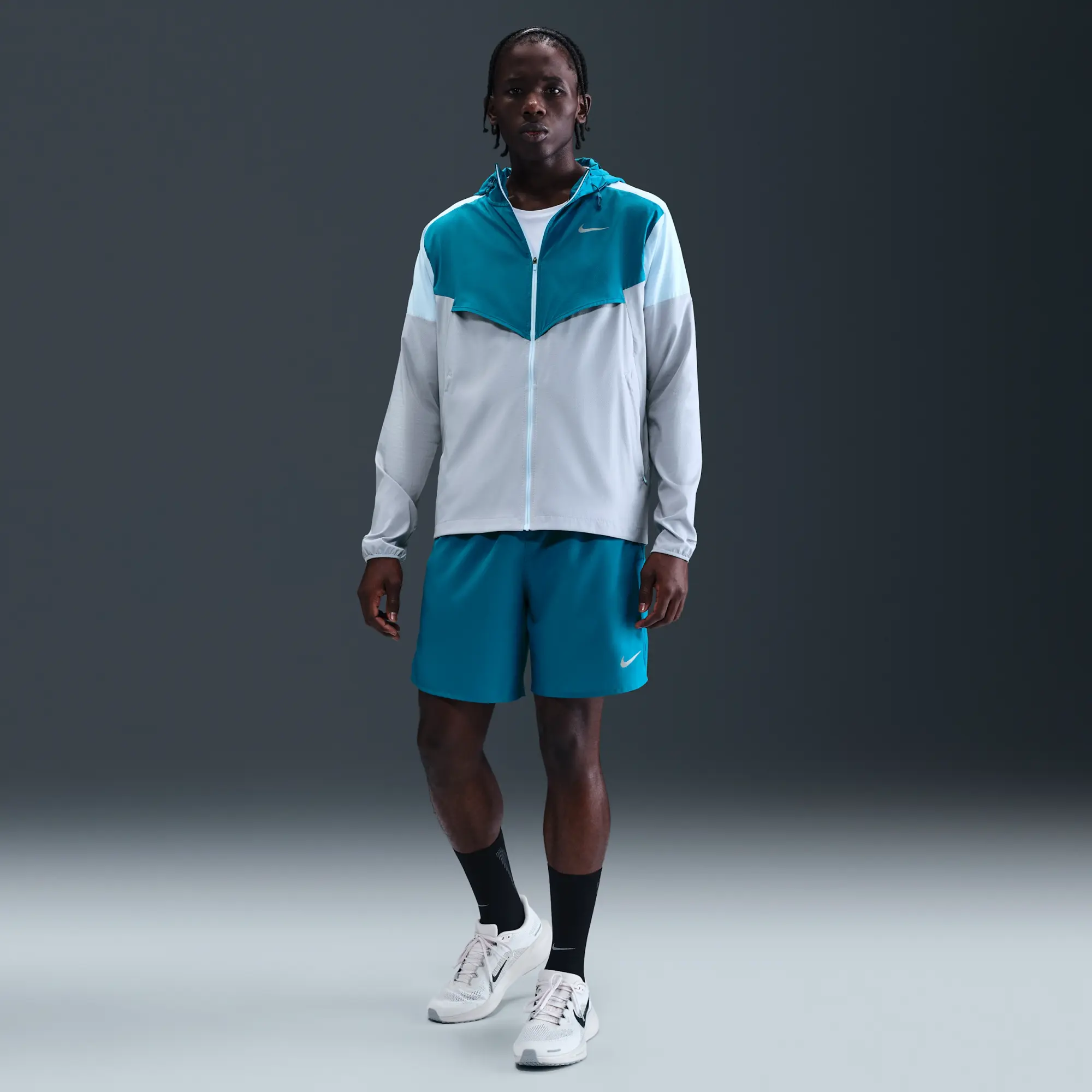 Nike Impossibly Light Windrunner Men's Running Jacket - Blue - Sustainable Materials