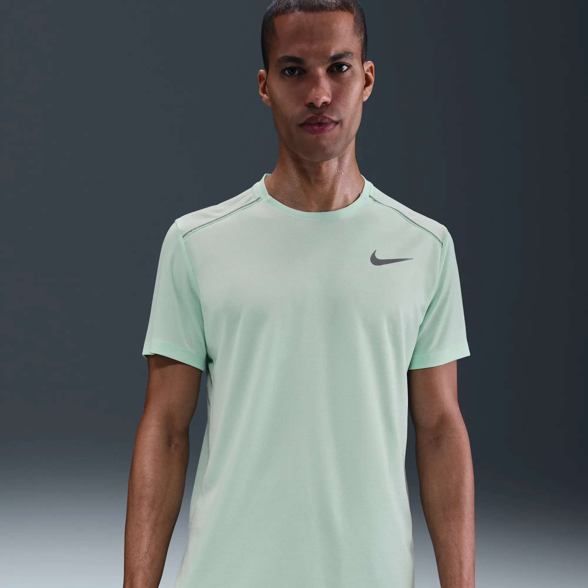 Nike Miler Men's Short-Sleeve Running Top - Green
