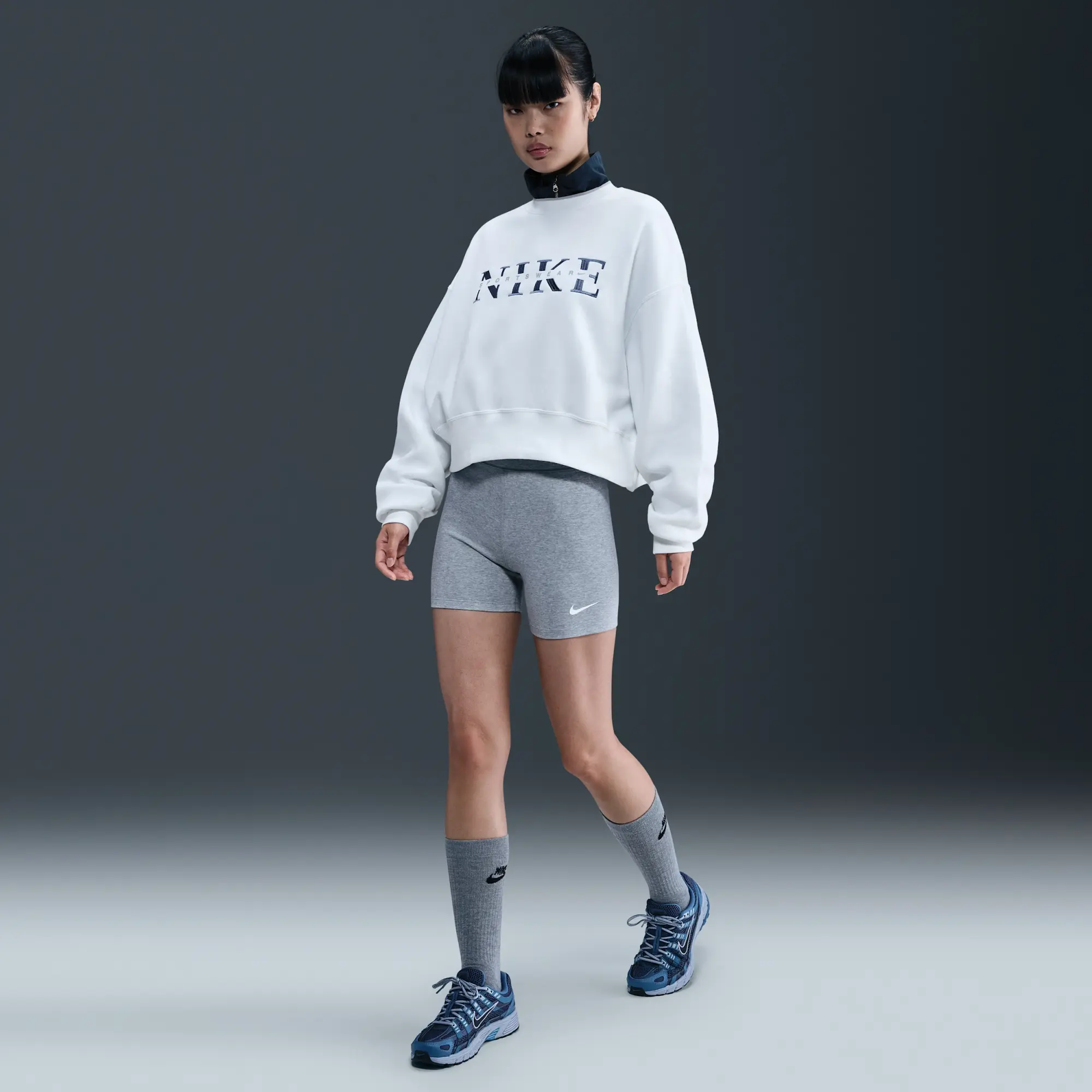 Nike Sportswear Phoenix Fleece Women's Oversized Crew-Neck Sweatshirt - White - Fleece