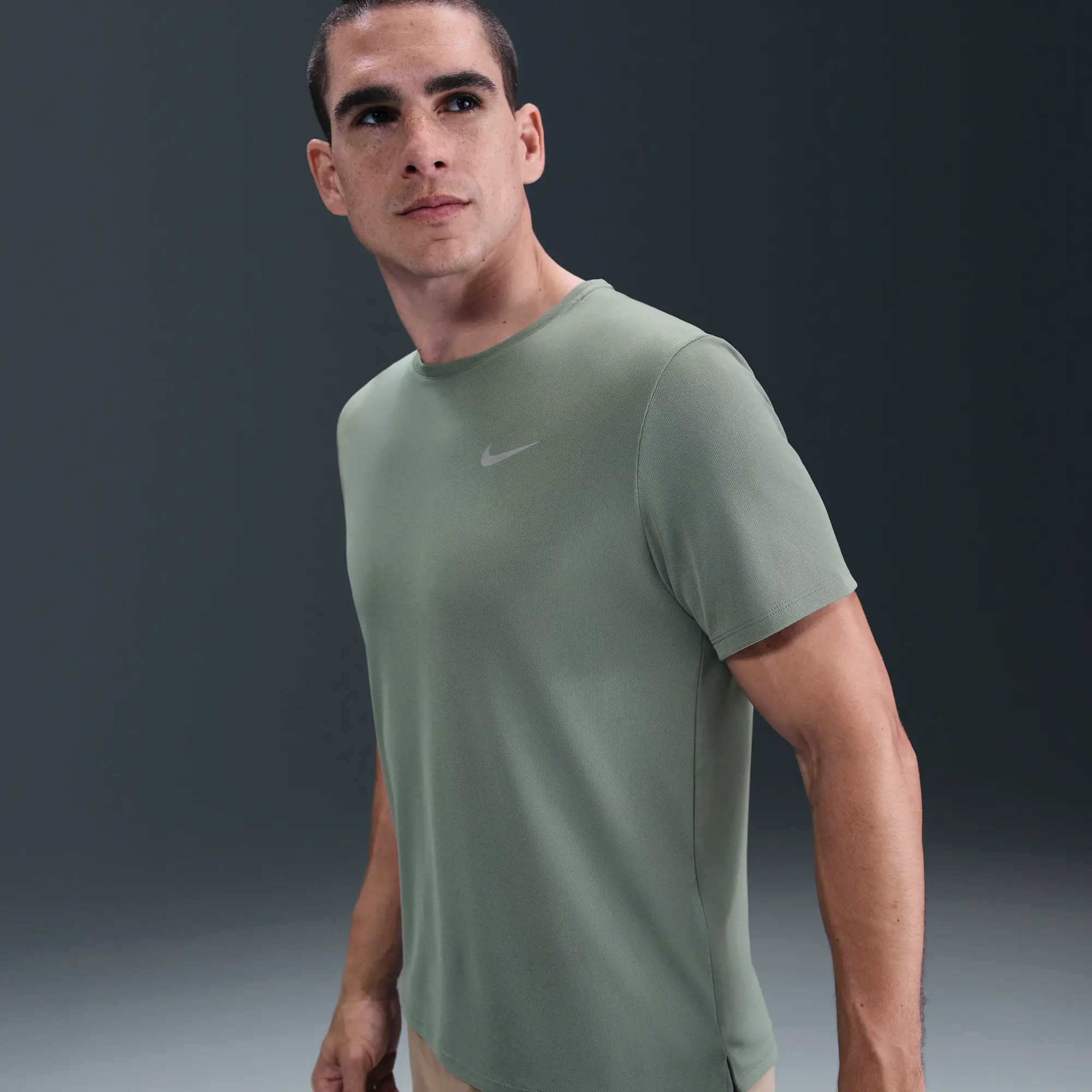 Nike Miler Men's Dri-FIT UV Short-Sleeve Running Top - Grey - Recycled Polyester